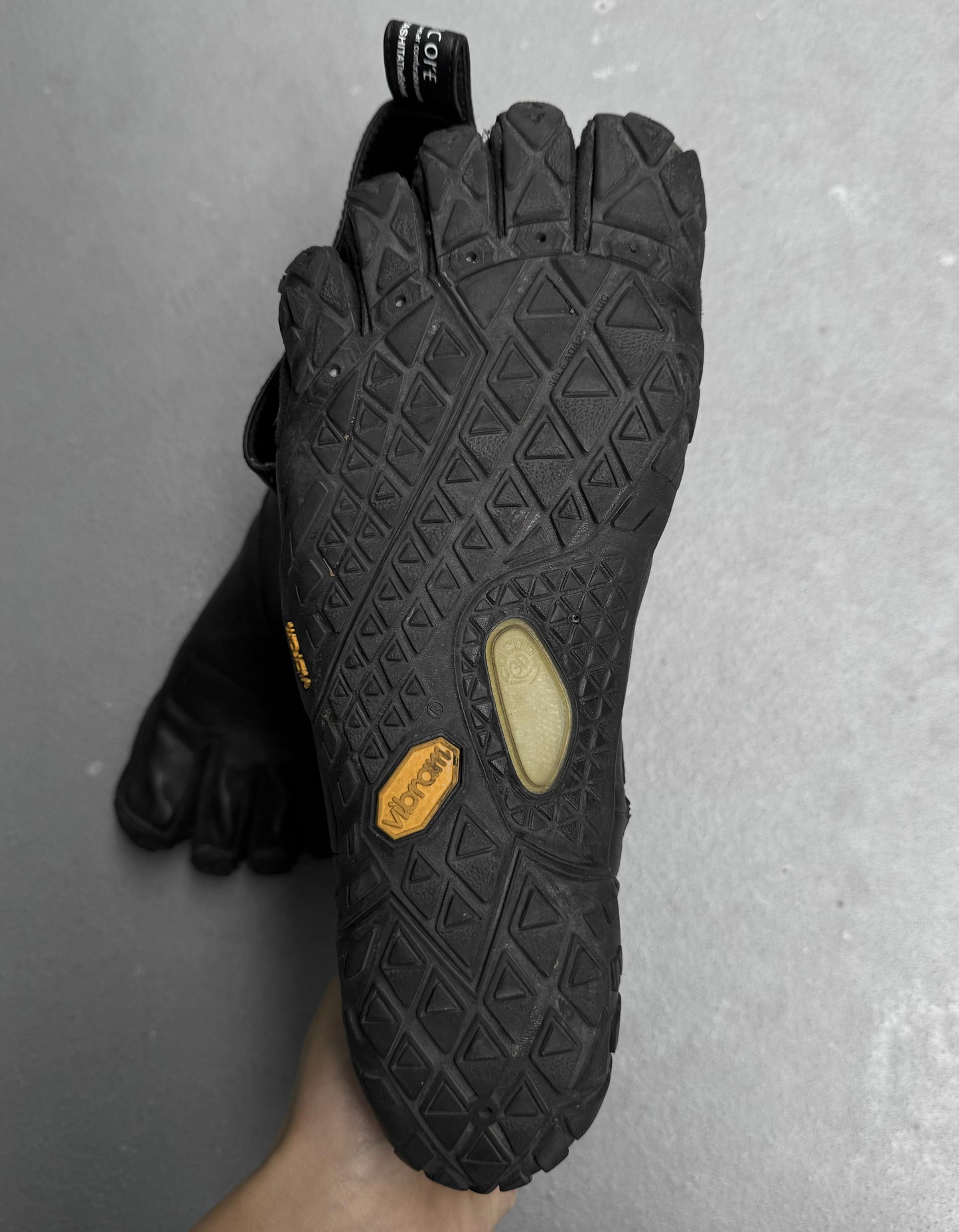 TakahiroMiyashita TheSoloist. x SUICOKE SS22 ‘NIN-CHELSEA SOL’ Vibram FiveFingers Leather Chelsea Boots