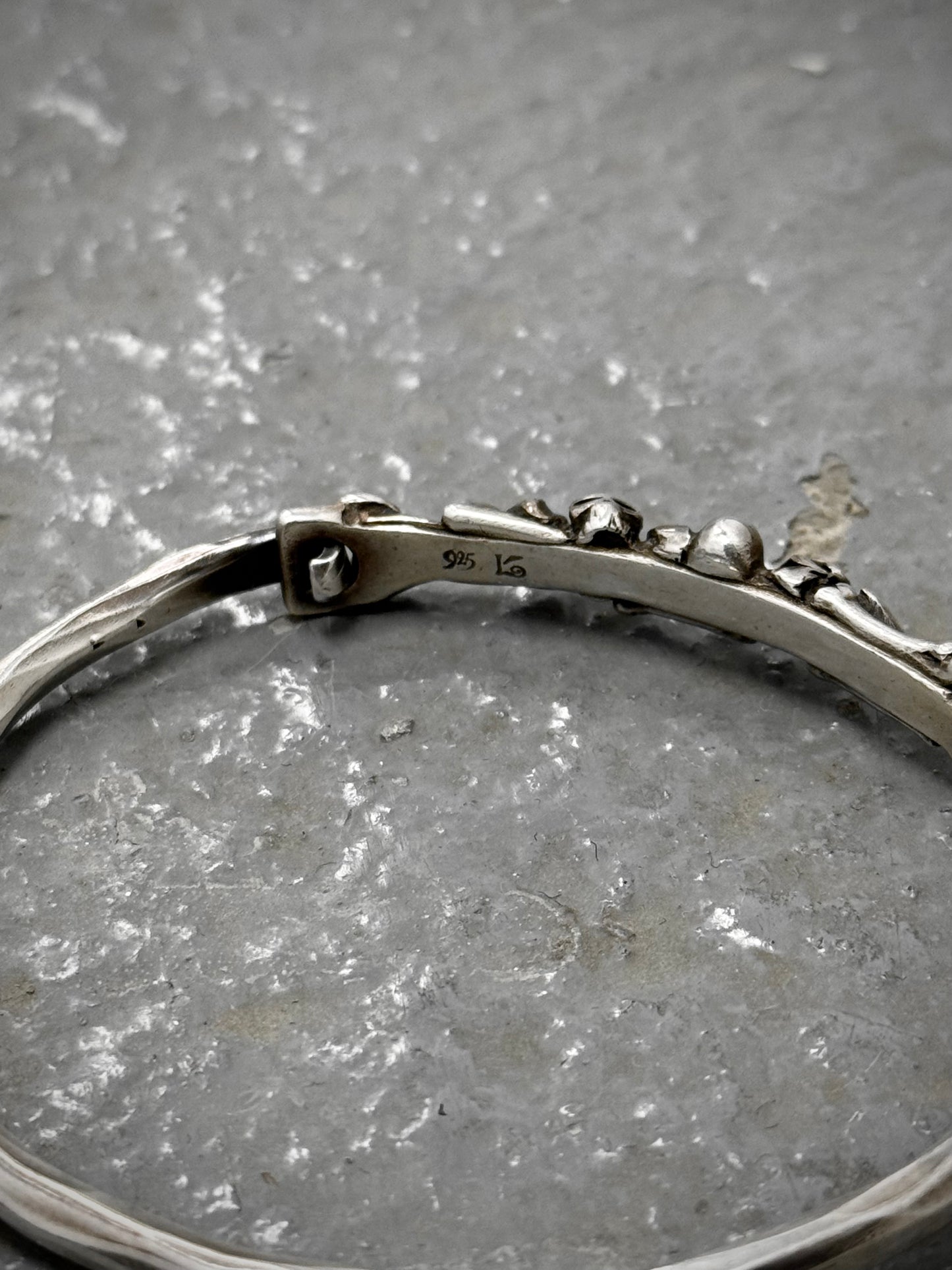 WERKSTATT:MÜNCHEN 2010s .925 Silver Skull & Bones Hook Bracelet (Older Model) detail | DRIEW GARMENTS