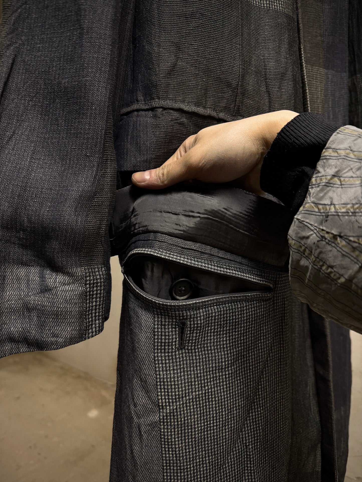 Yohji Yamamoto *SAMPLE* Yohji Yamamoto POUR HOMME BLACK Scandal SS20 Linen Ramie Doctor Coat detail | DRIEW GARMENTS