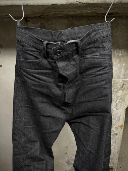 DEEPTI Collection °016-017 ‘D-050 YAW-95’ Closed Crash Seam Low Cut Denim