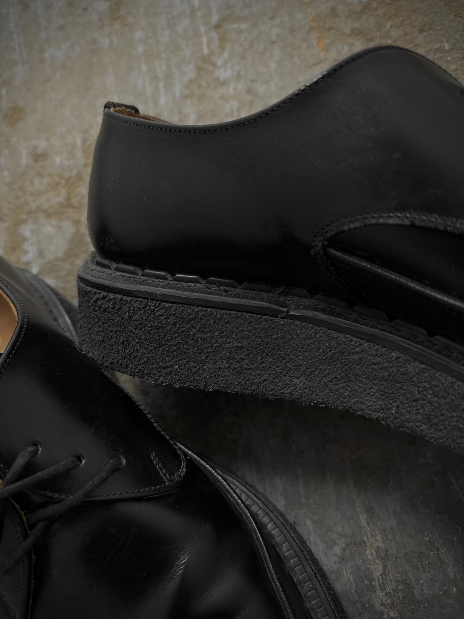 COMME des GARÇONS HOMME PLUS x George Cox AW17 Pointy Toe Crepe Derbies detail | DRIEW GARMENTS