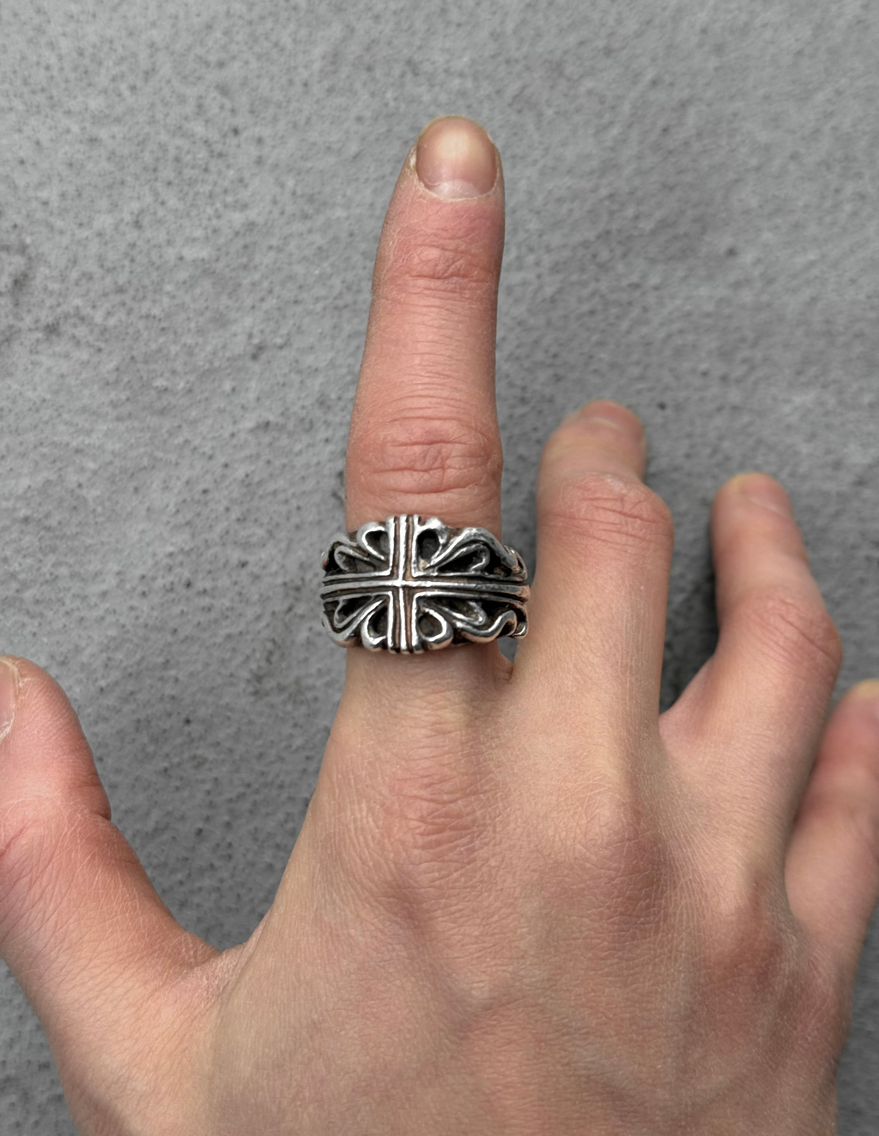 A&G Rock N' Roll Couture Early 00s Floral Cross Silver Ring – DRIEW