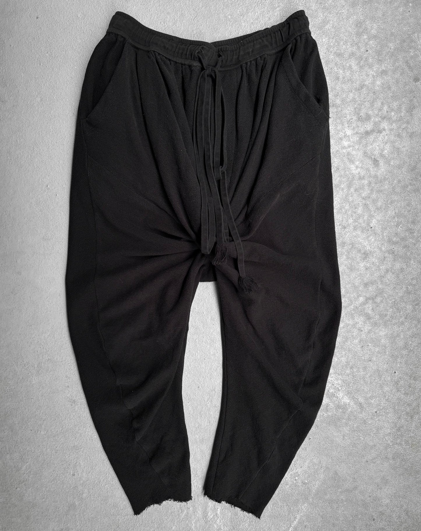 Julius_7 SS20 “Afangar;” Draped Drawstring Cropped Pants