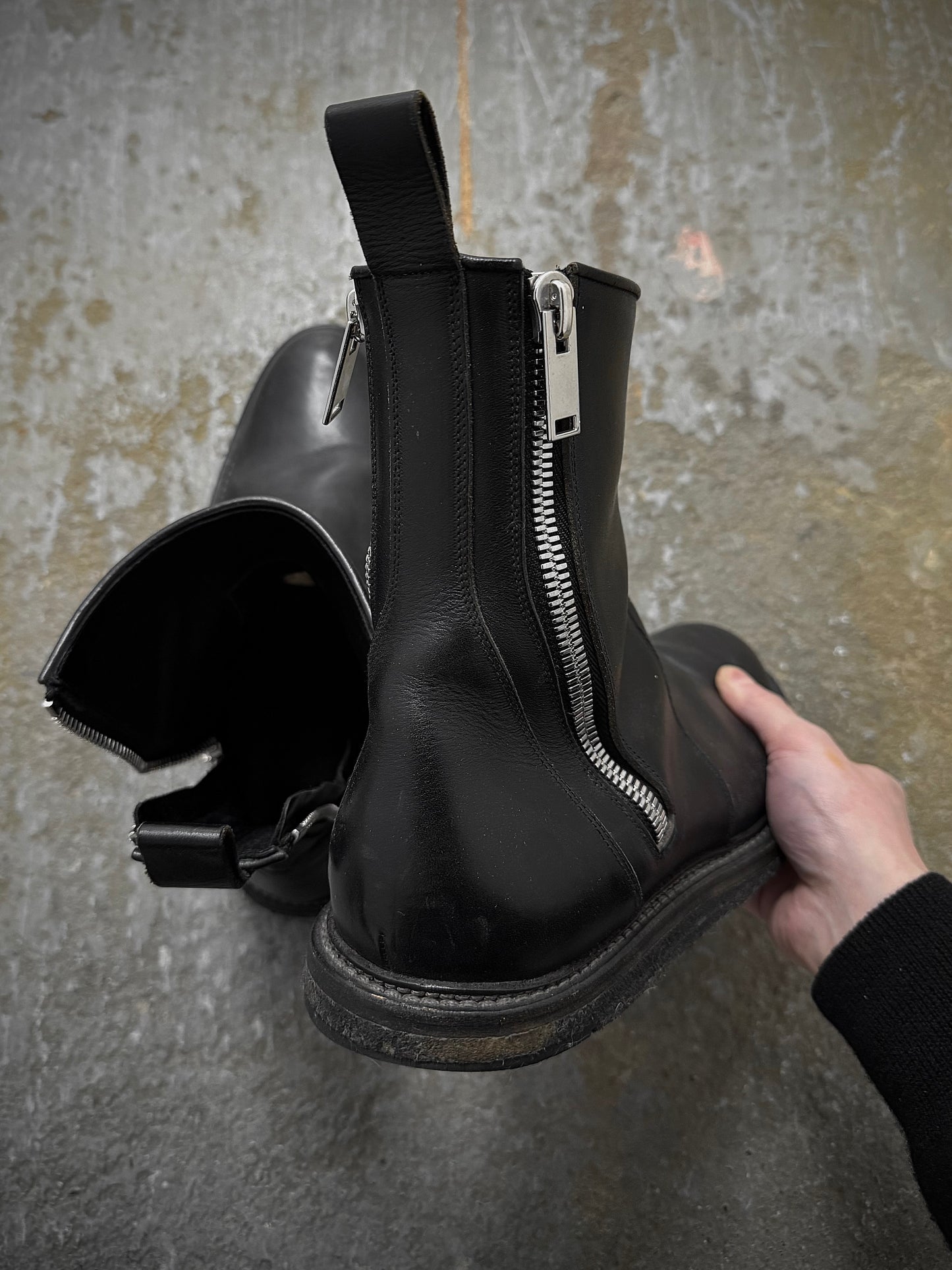 Rick Owens AW13 “PLINTH” Dual Zip Crepe Sole Calf Leather Boots detail | DRIEW GARMENTS