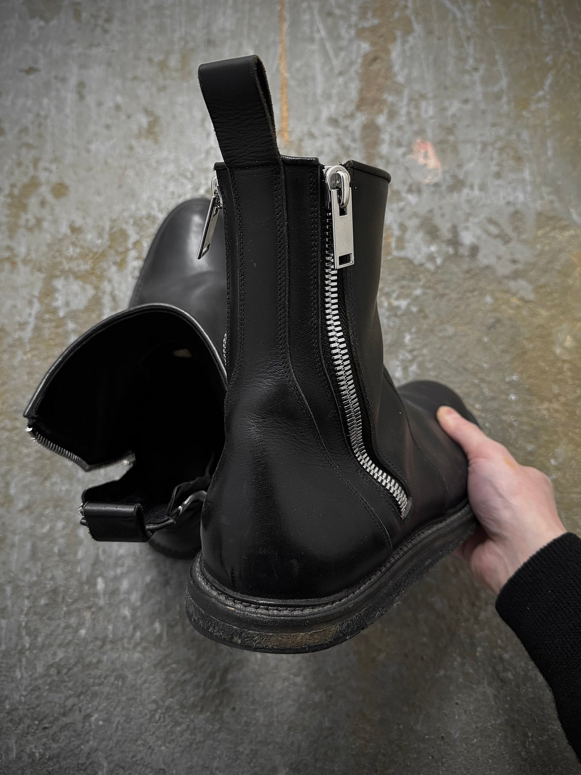 Rick Owens AW13 “PLINTH” Dual Zip Crepe Sole Calf Leather Boots detail | DRIEW GARMENTS