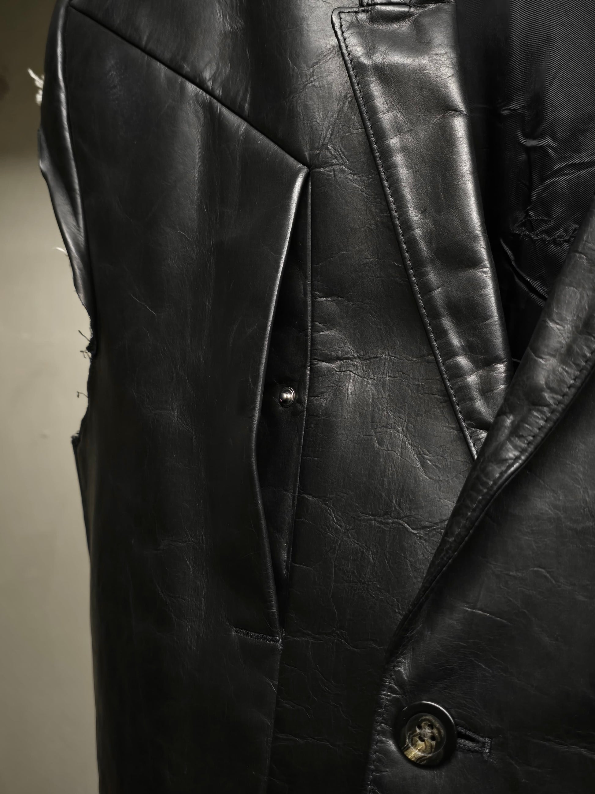 Rick Owens SS22 "FOGACHINE" Jumbo Tatlin Sleeveless Calf Leather Blazer detail | DRIEW GARMENTS