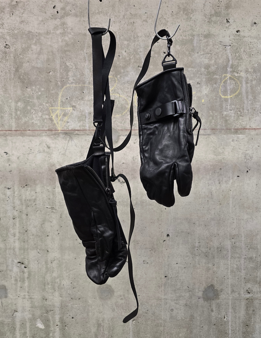 The Viridi-Anne x D.HYGEN AW25-26 Horse Leather Trigger Mittens