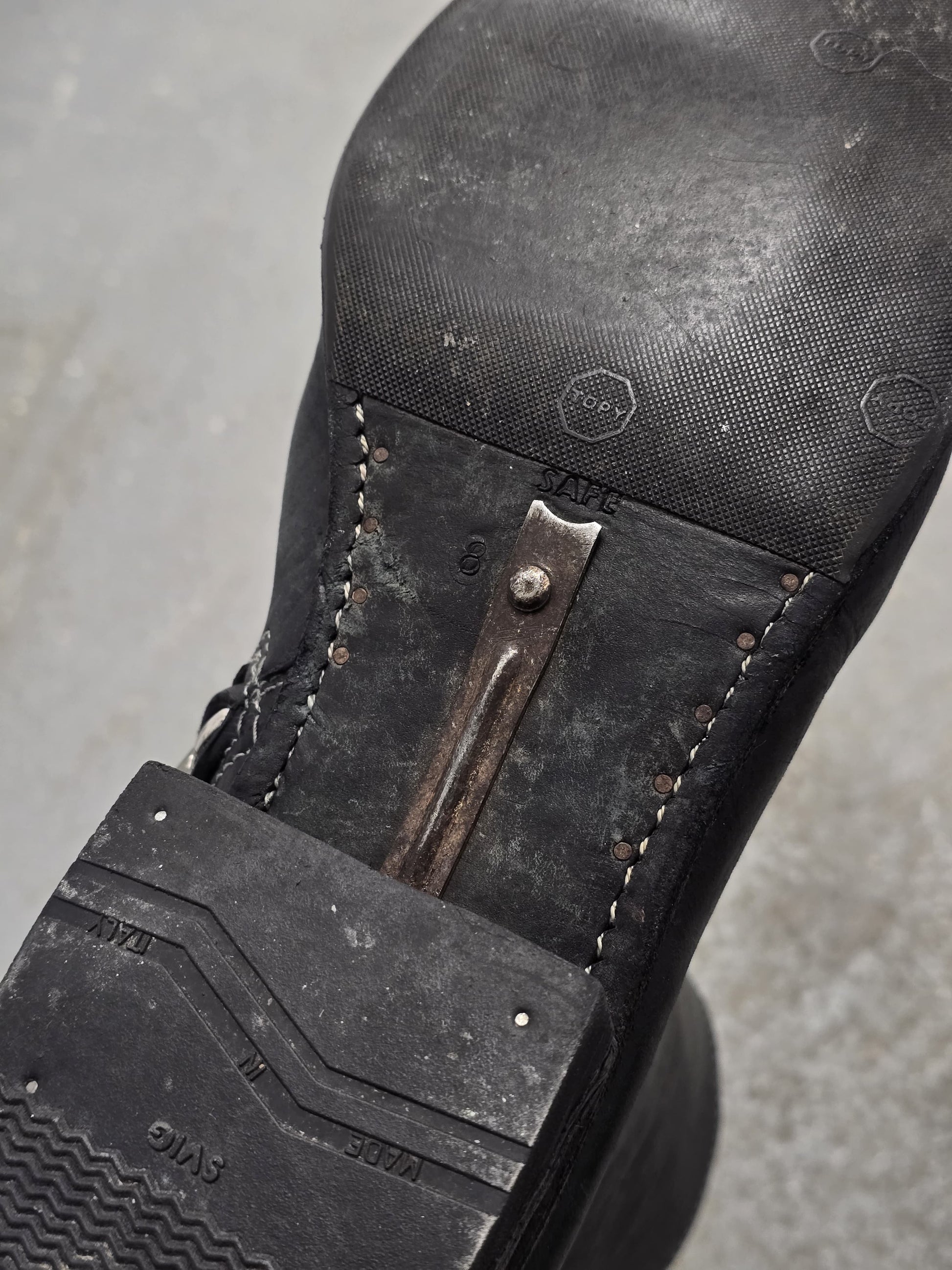 Carol Christian Poell 2009 MALE ‘AM/2521 SX CORS-PTC/12’ Object-dyed Horse Leather Lined Tornado Zip  detail | DRIEW GARMENTS