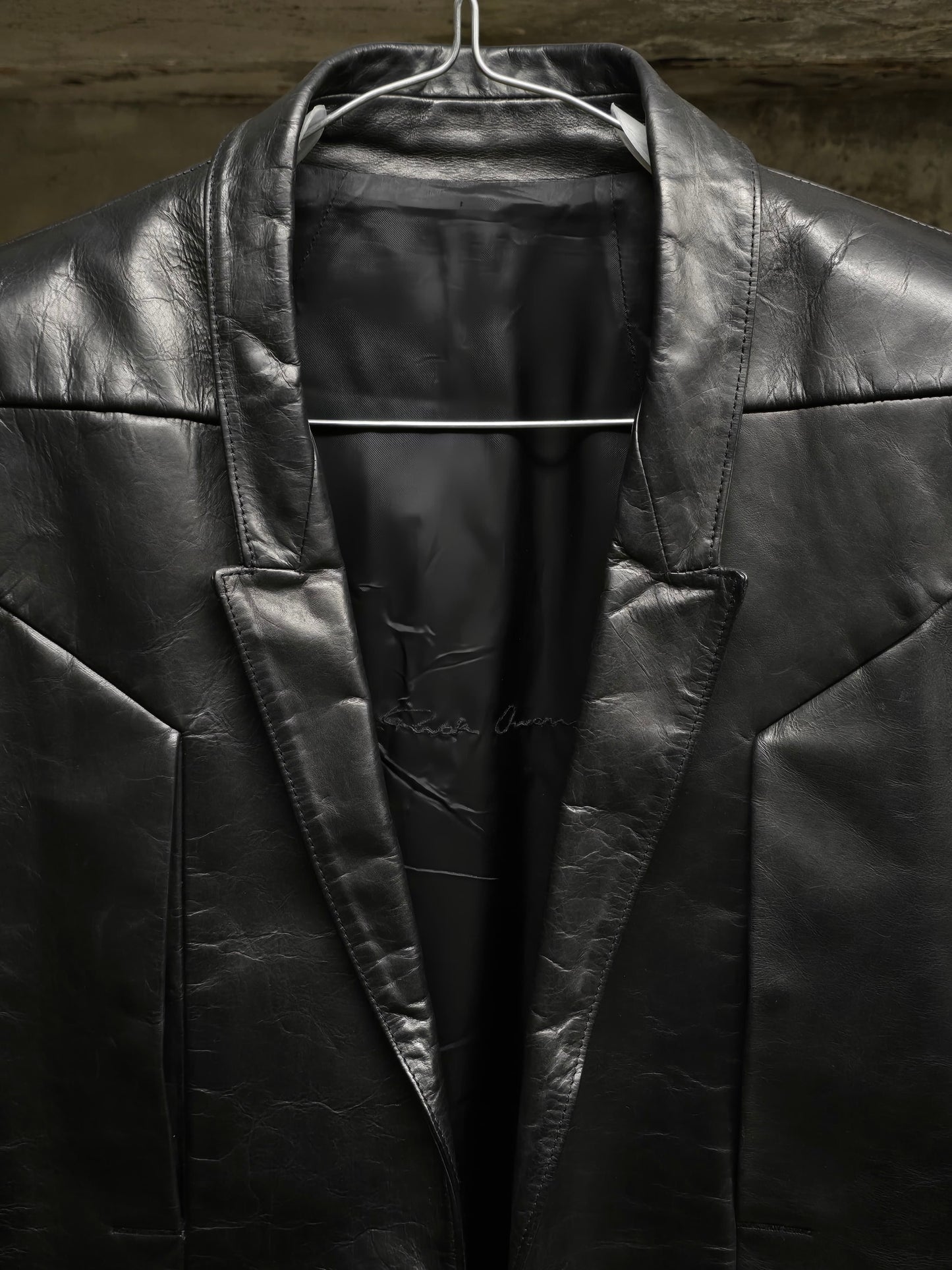 Rick Owens SS22 "FOGACHINE" Jumbo Tatlin Sleeveless Calf Leather Blazer detail | DRIEW GARMENTS