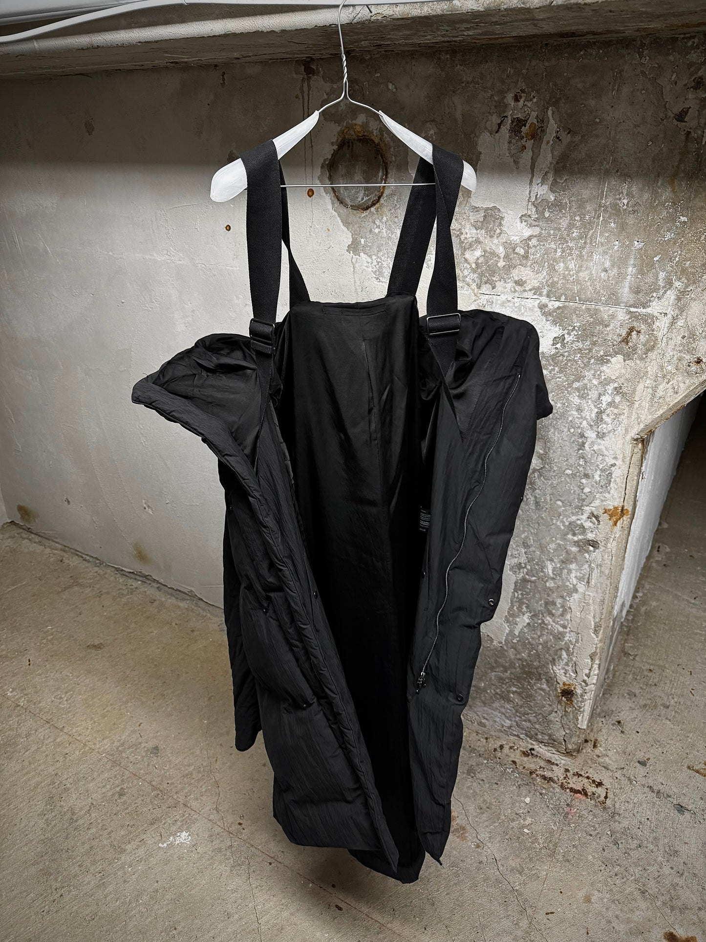 JULIUS _7 AW14-15 "Glitch;" Hooded Nylon Cotton Taffeta Down Puffer Jacket detail | DRIEW GARMENTS