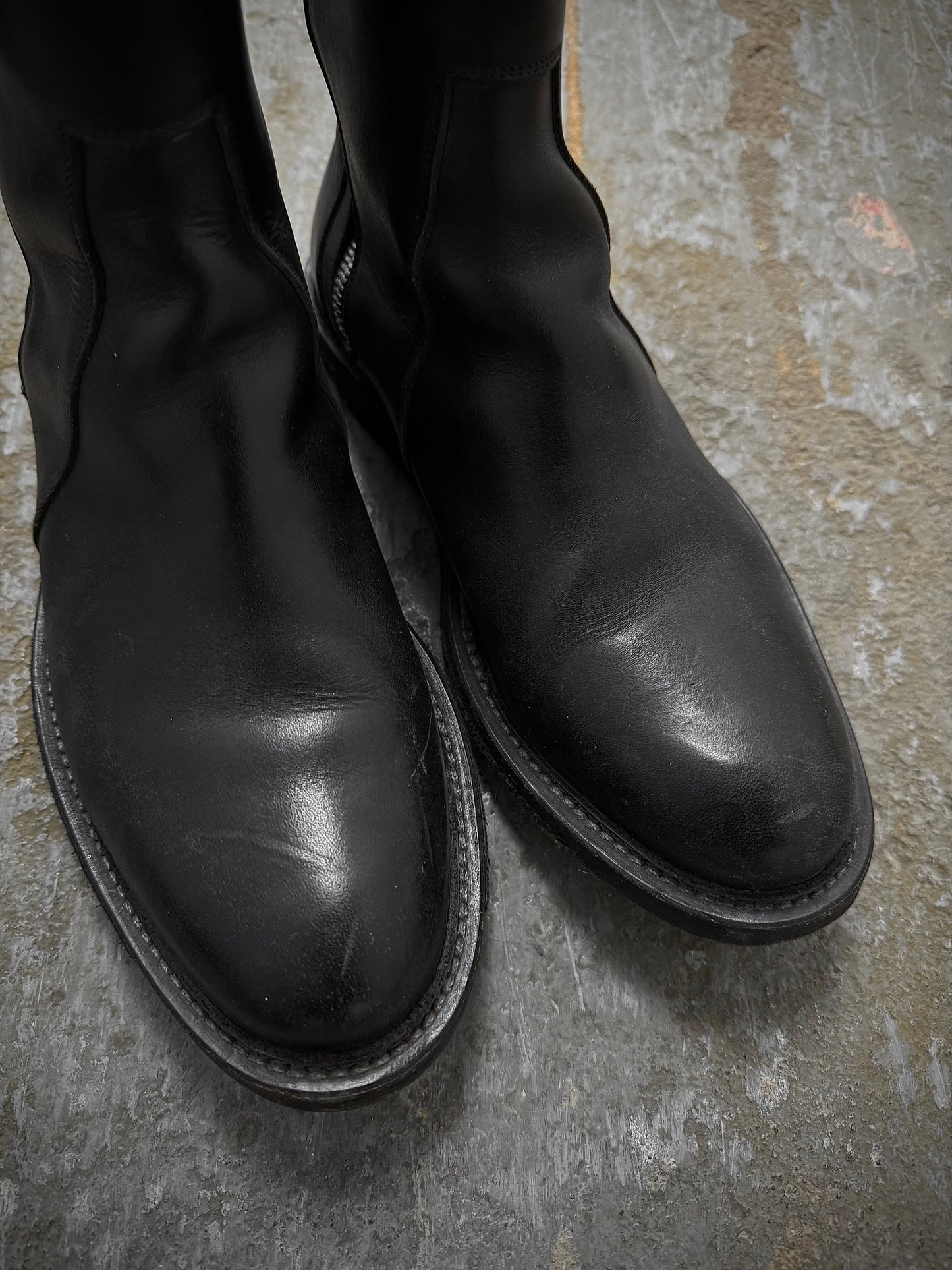 Rick Owens AW13 “PLINTH” Dual Zip Crepe Sole Calf Leather Boots detail | DRIEW GARMENTS