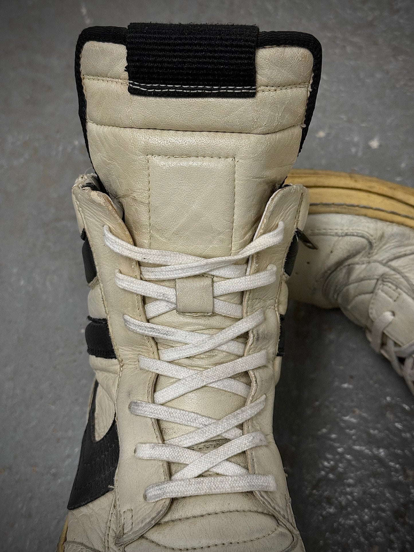Rick Owens AW06 "DUSTULATOR" 'Reverse Oreo' Dunk Leather Sneakers detail | DRIEW GARMENTS