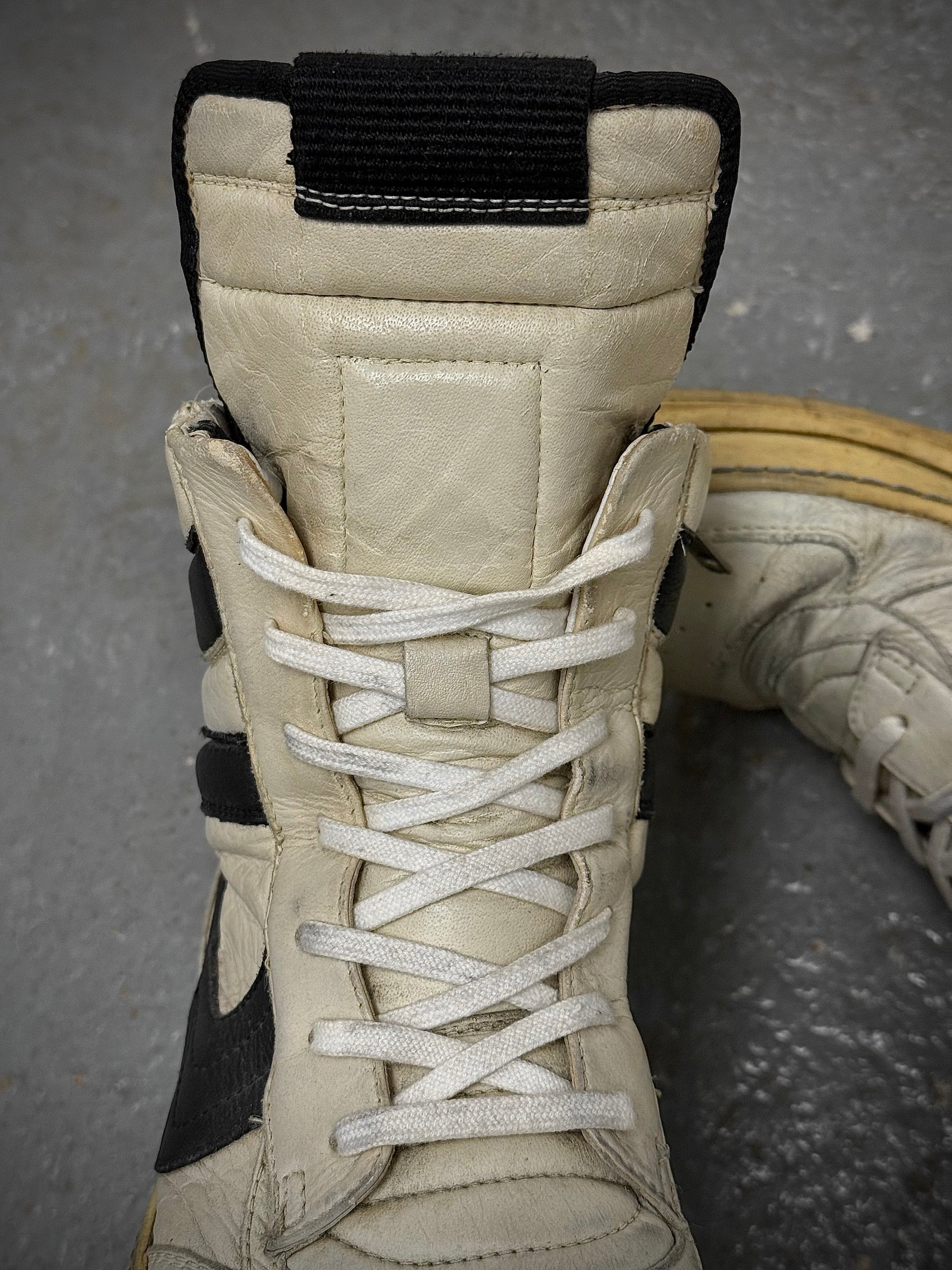 Rick Owens AW06 "DUSTULATOR" 'Reverse Oreo' Dunk Leather Sneakers detail | DRIEW GARMENTS