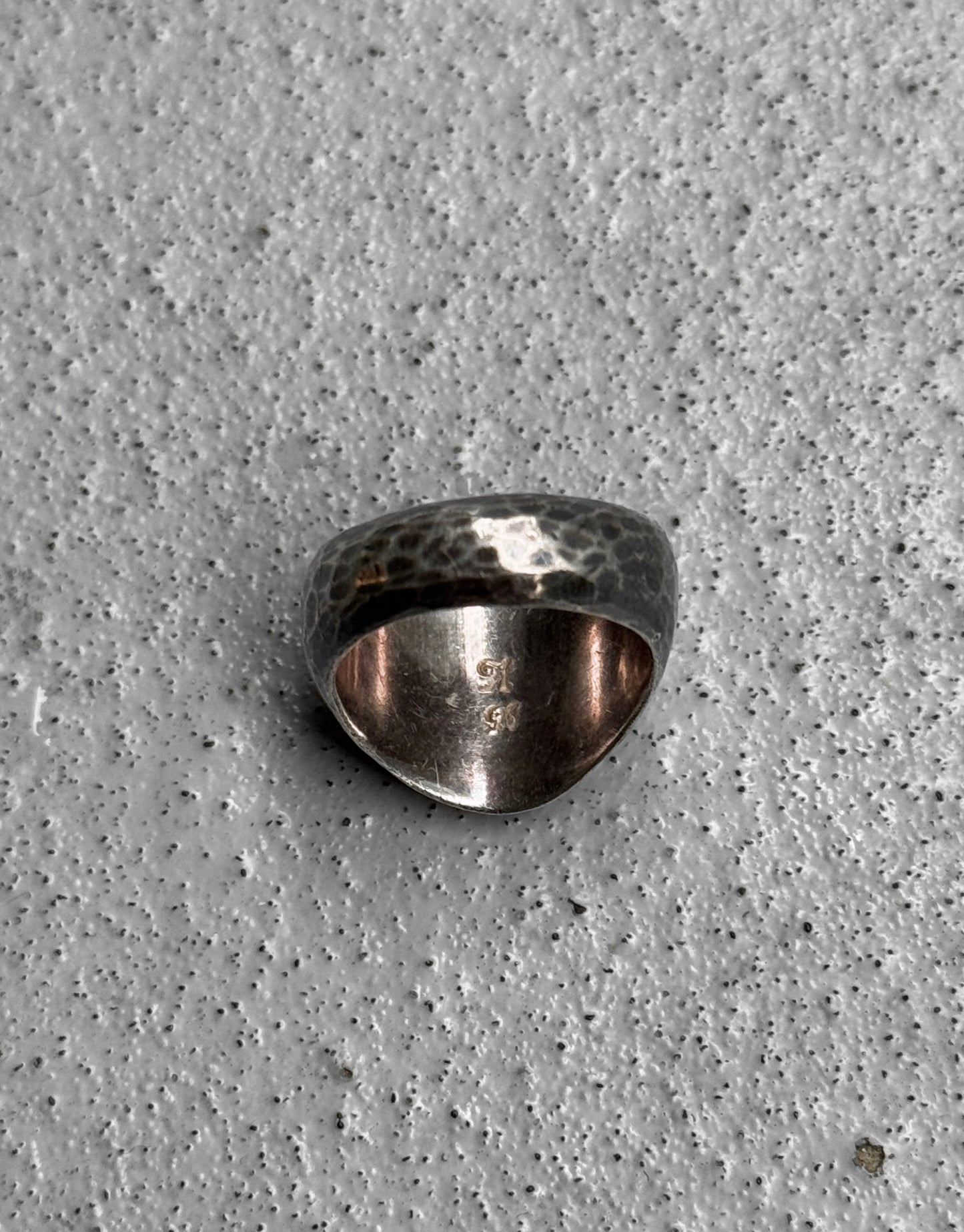 WERKSTATT:MÜNCHEN Hammered Signet Silver Ring