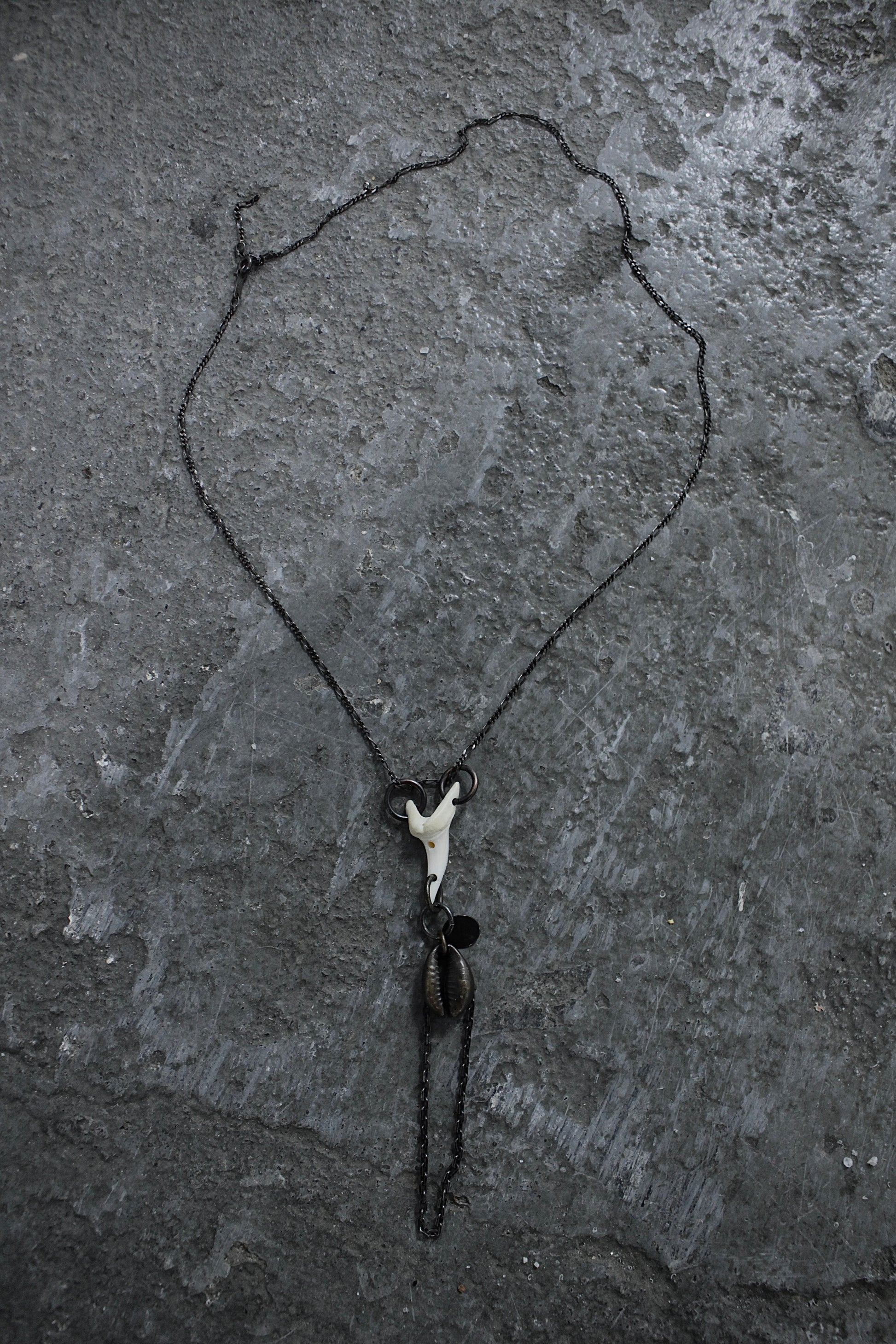 gunda Early 00s Shark Tooth .925 Silver Chain Necklace detail | DRIEW GARMENTS