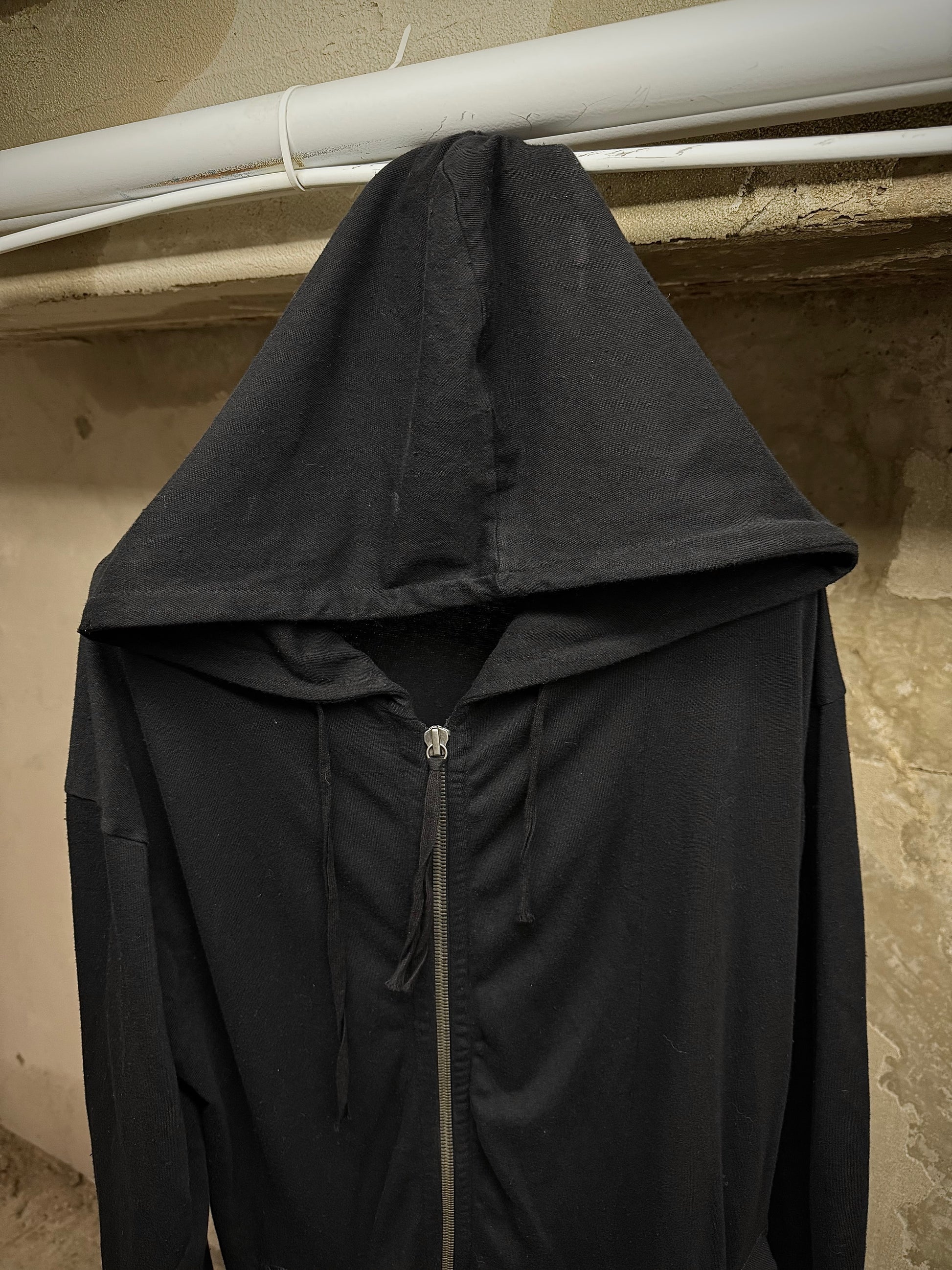 DAMIR DOMA SILENT by DAMIR DOMA 2010s 'TRENNUS' Asymmetric Zip Up Hoodie detail | DRIEW GARMENTS