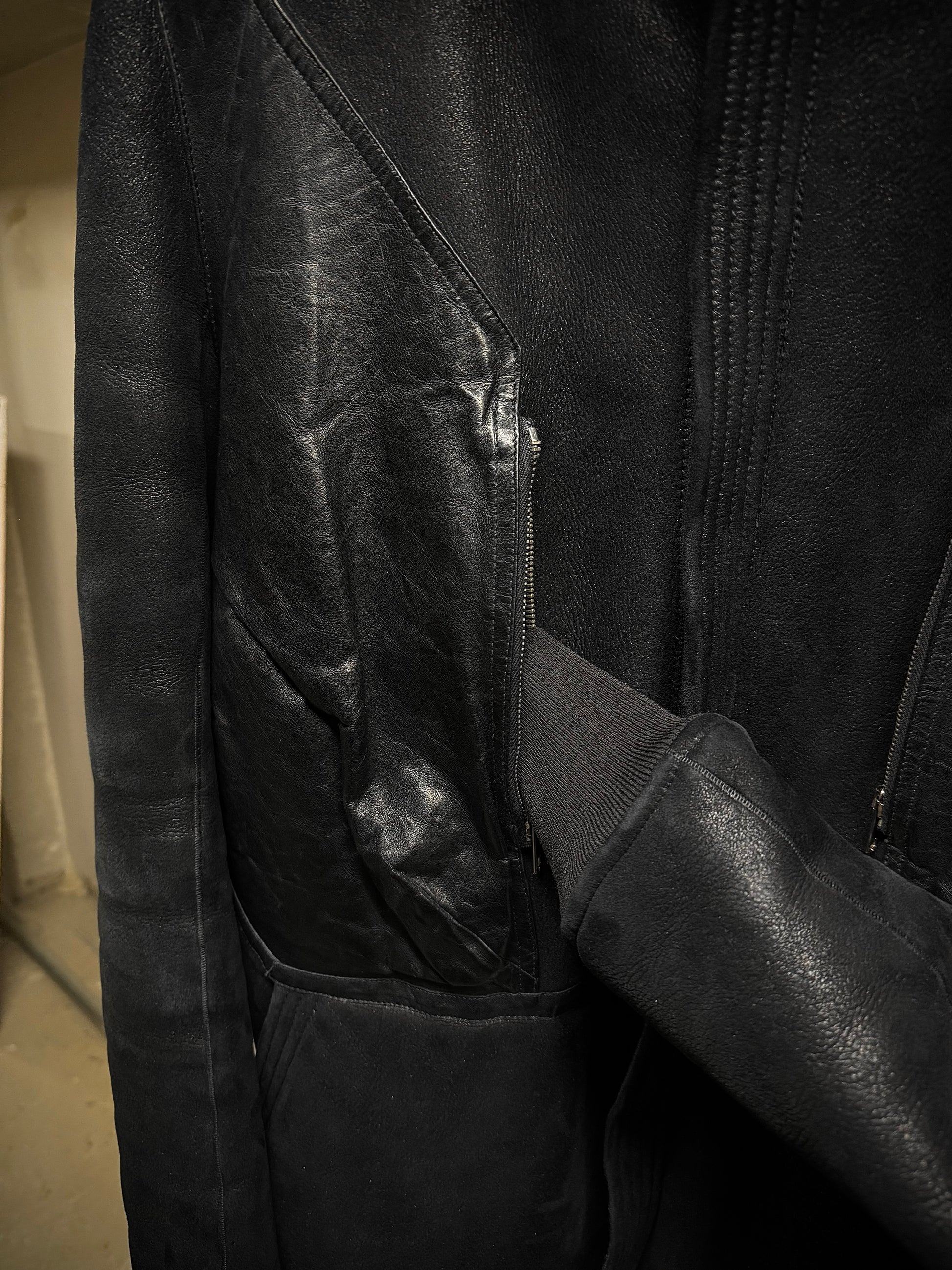 Rick Owens AW12 "MOUNTAIN" Hooded Blistered Lamb Leather Shearling Jacket detail | DRIEW GARMENTS