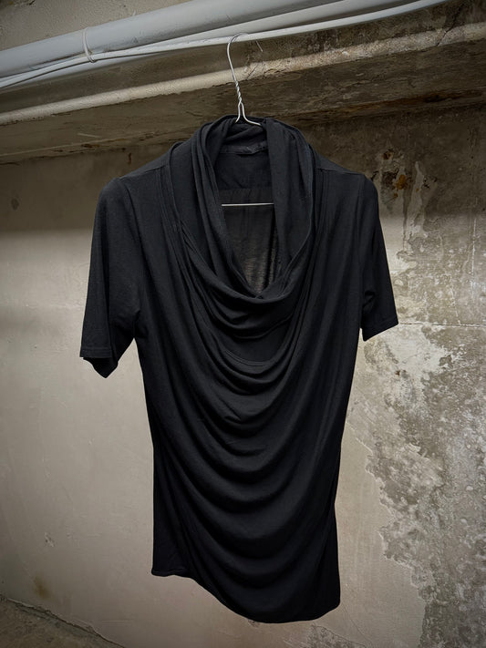 Julius_7 x GORDINI Black Asymmetric Double Layered Cowl Neck T-shirt