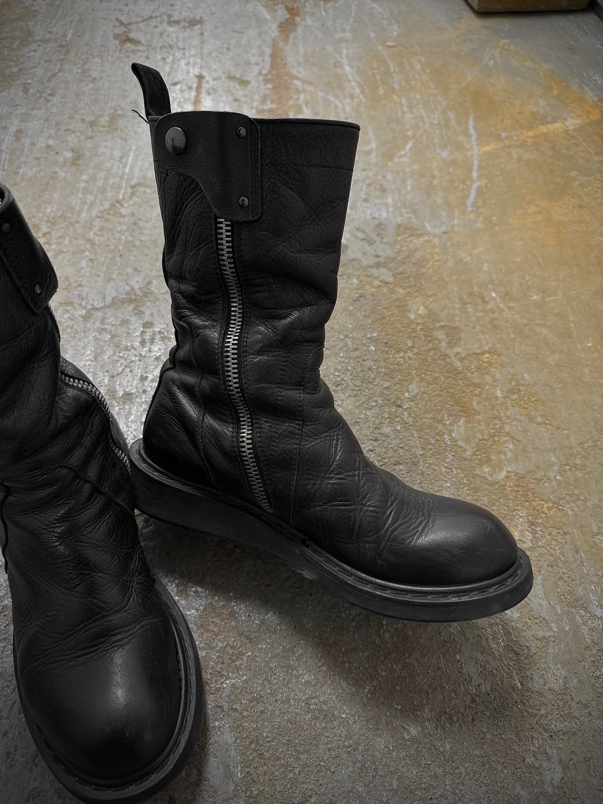 Rick Owens AW09 "CRUST" Side Zip Calf Leather Creeper Boots detail | DRIEW GARMENTS