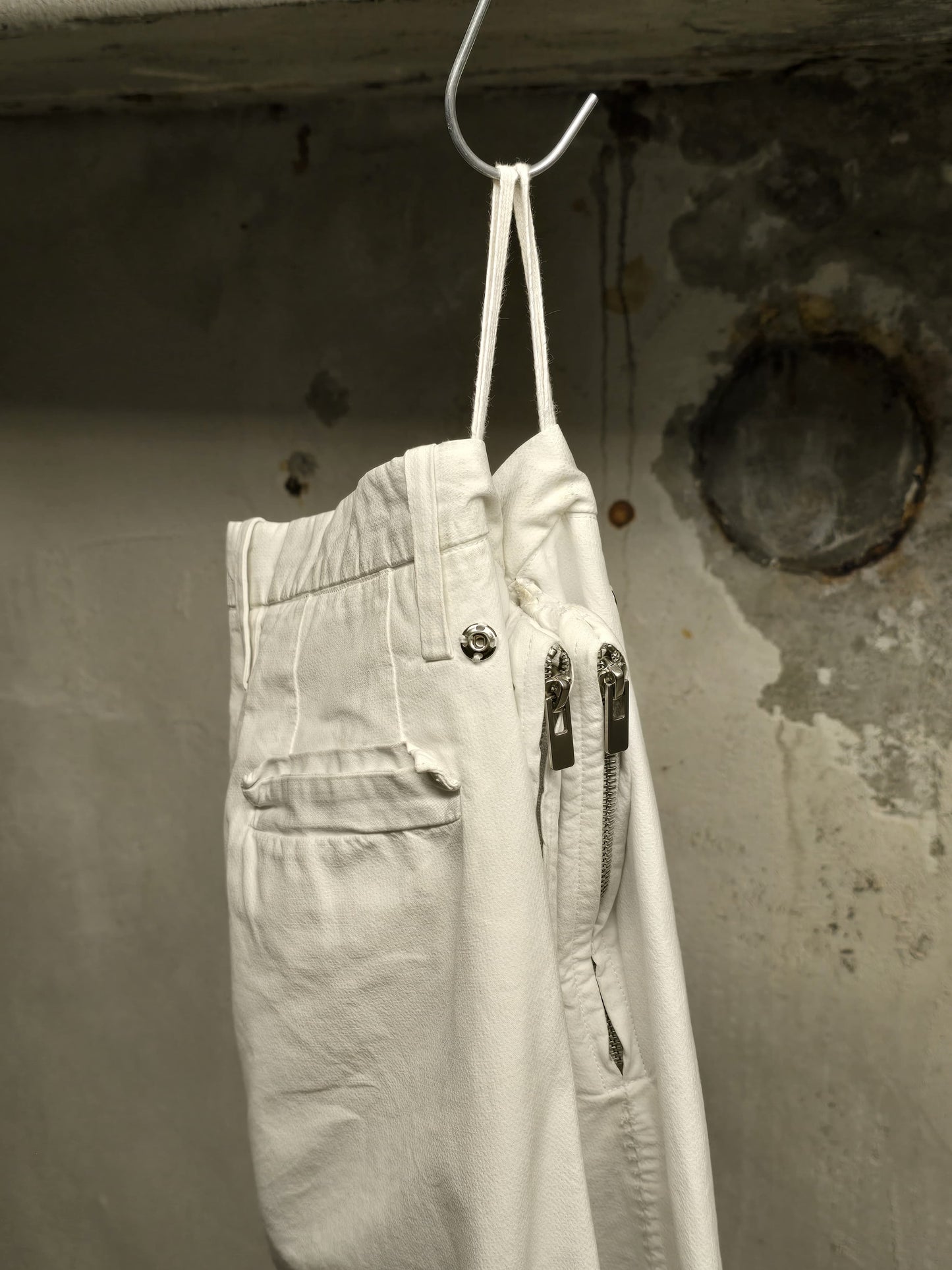 Carol Christian Poell 'PM/2671OD-IN BETWEEN/2' Object-dyed Visible Meltlock Front Zip Trousers detail | DRIEW GARMENTS