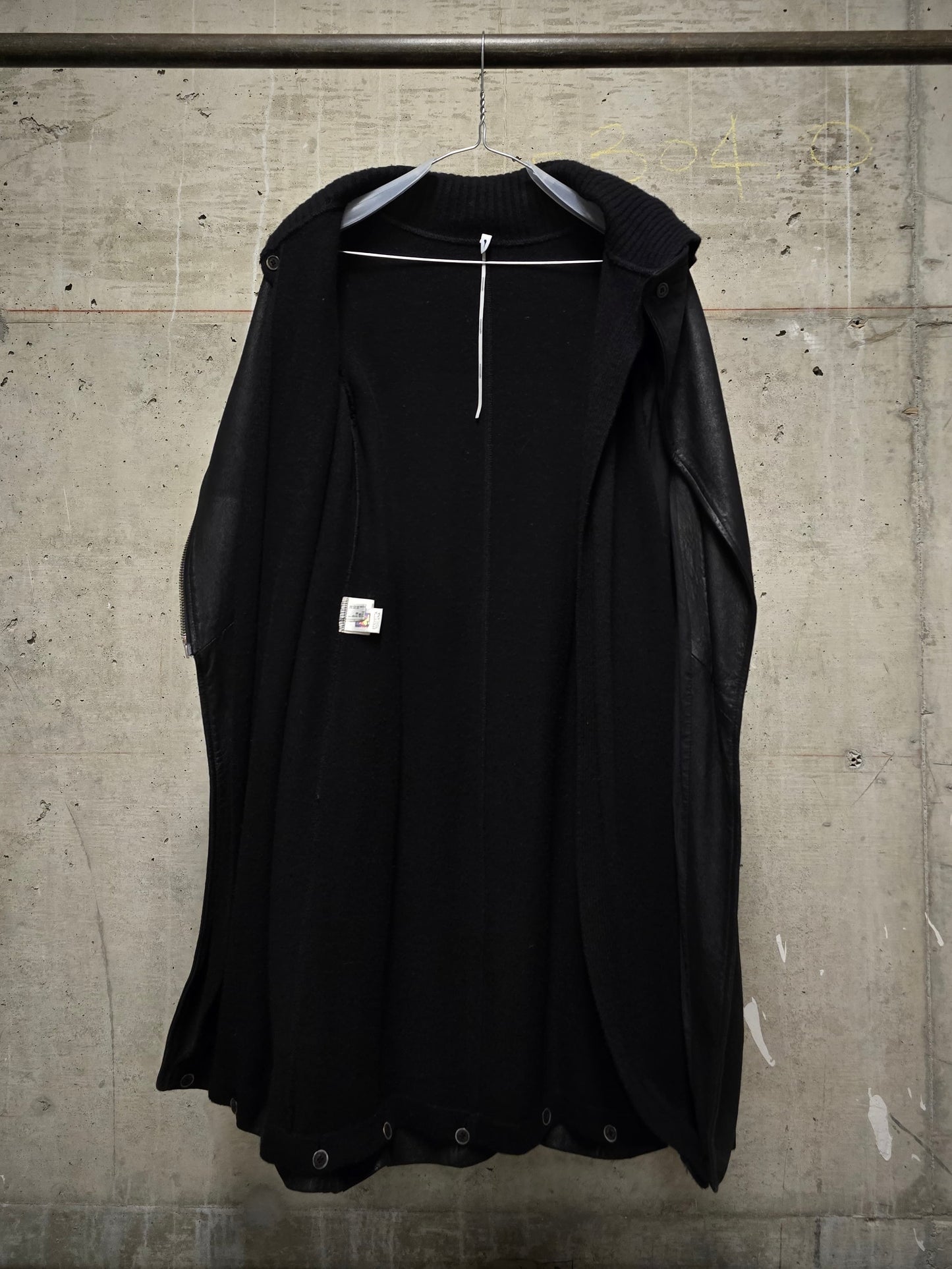 MASNADA Detachable Blistered Lamb Leather Asymmetric Zip Vest Wool Long-sleeves