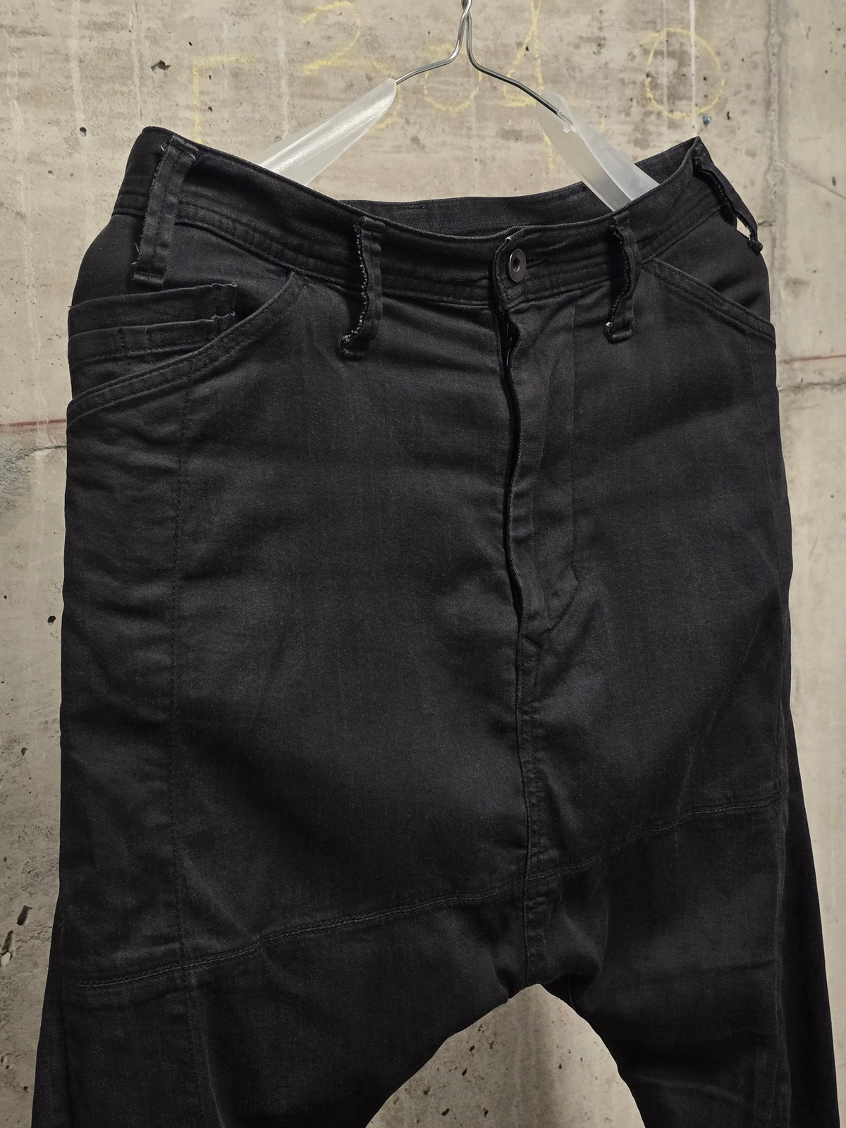 Julius_7 SS18 "APCLPS;” Drop-crotch J-Cut Coated Skinny Denim