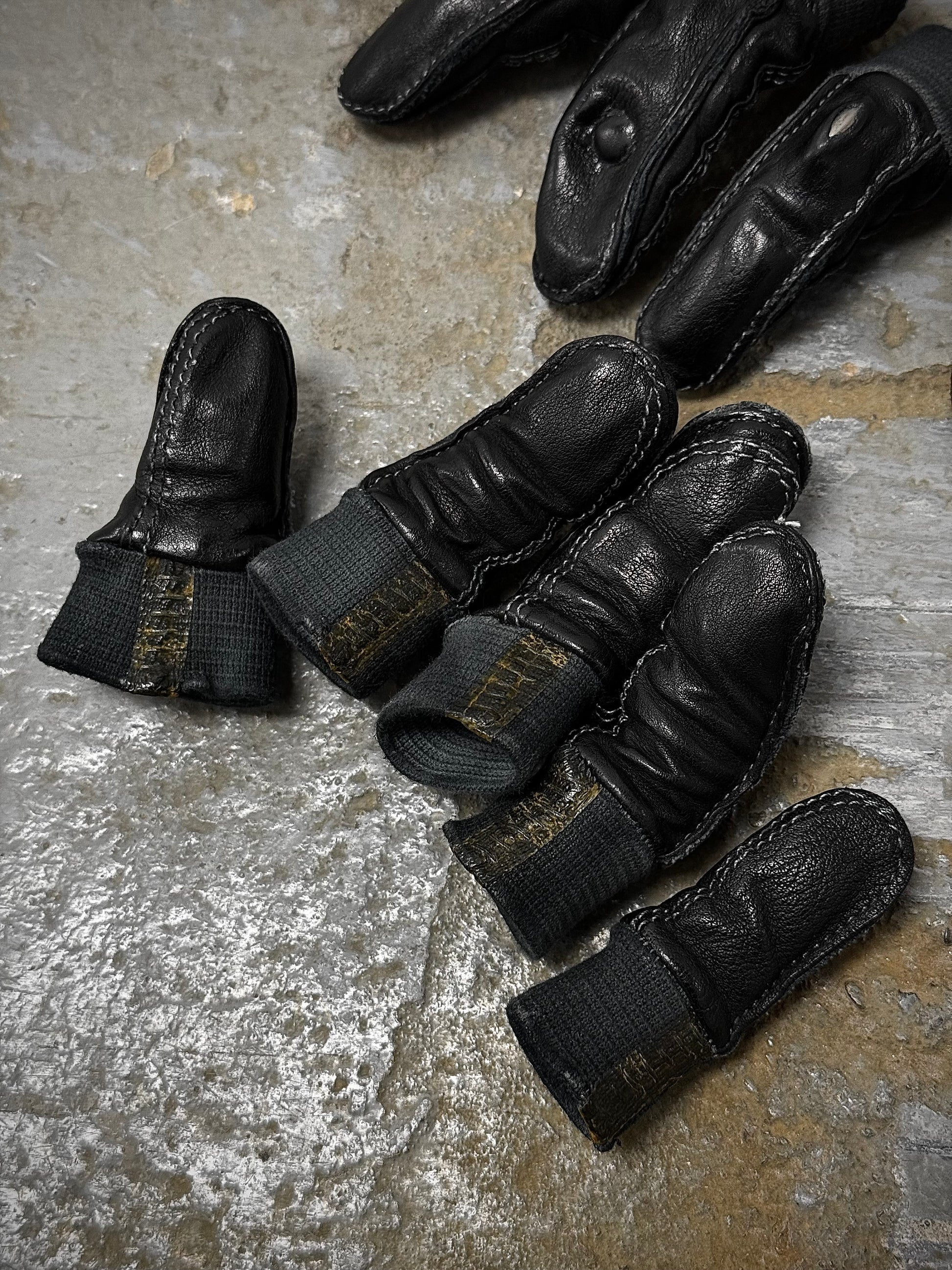 Carol Christian Poell 'AM/2596 ROOMS-PTC/010' Object-dyed Kangaroo Leather Prosthetic Fingers detail | DRIEW GARMENTS