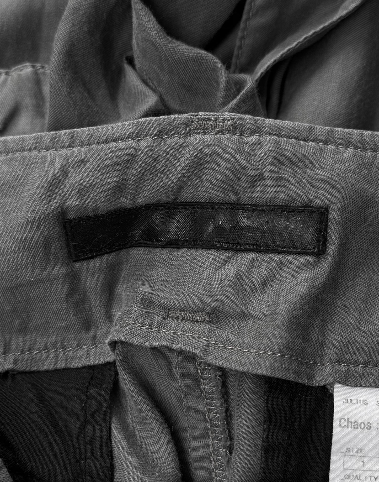 Julius_7 SS11 “Chaos; Ontological Anarchism” Gas-Mask Cargo Shorts