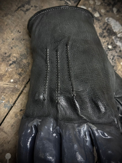 Carol Christian Poell 'AM//2459 ROOMS-PTC/19' Object-dyed Rubber Drip Leather Gloves detail | DRIEW GARMENTS