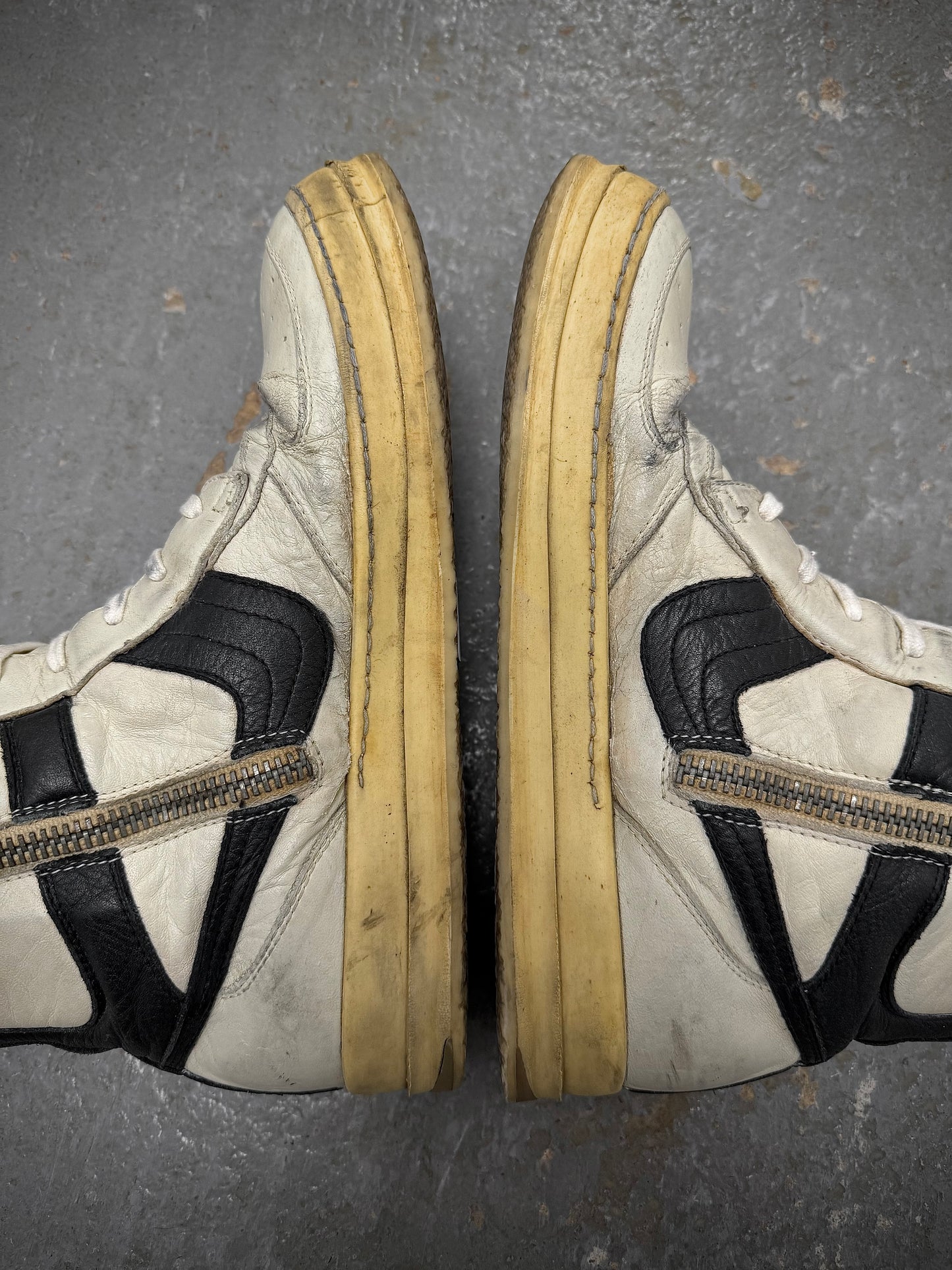 Rick Owens AW06 "DUSTULATOR" 'Reverse Oreo' Dunk Leather Sneakers detail | DRIEW GARMENTS