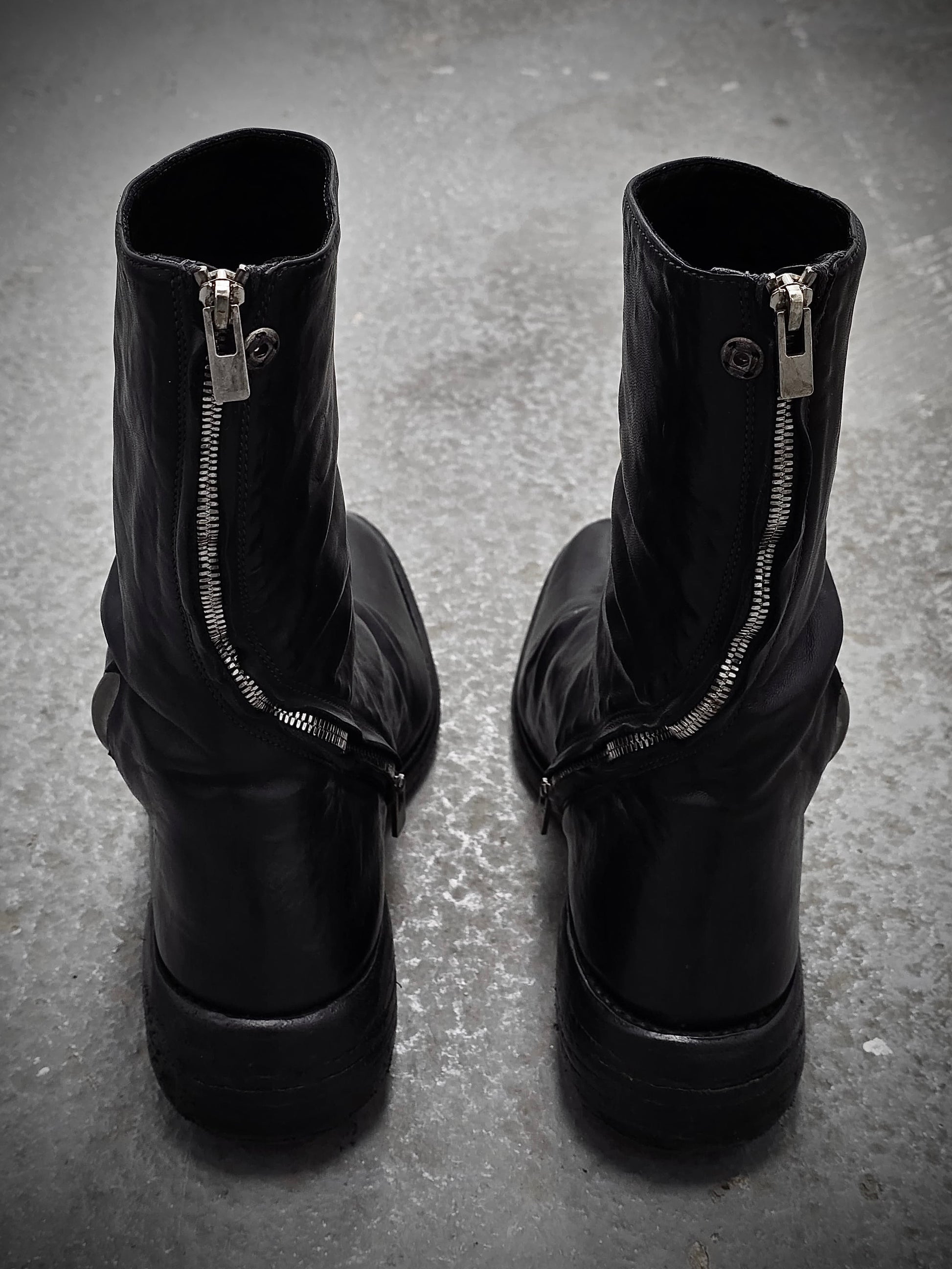 Carol Christian Poell 'AM/2687P CORS-PTC/010' Horse Leather Titanium Prosthetic Tornado Zip Boots detail | DRIEW GARMENTS