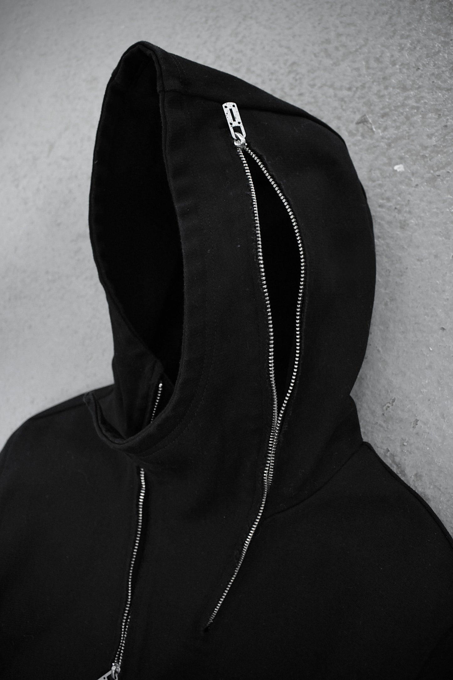 D.HYGEN AW18-19 Heavy Cotton Jersey Expandable Zip Hoodie detail | DRIEW GARMENTS