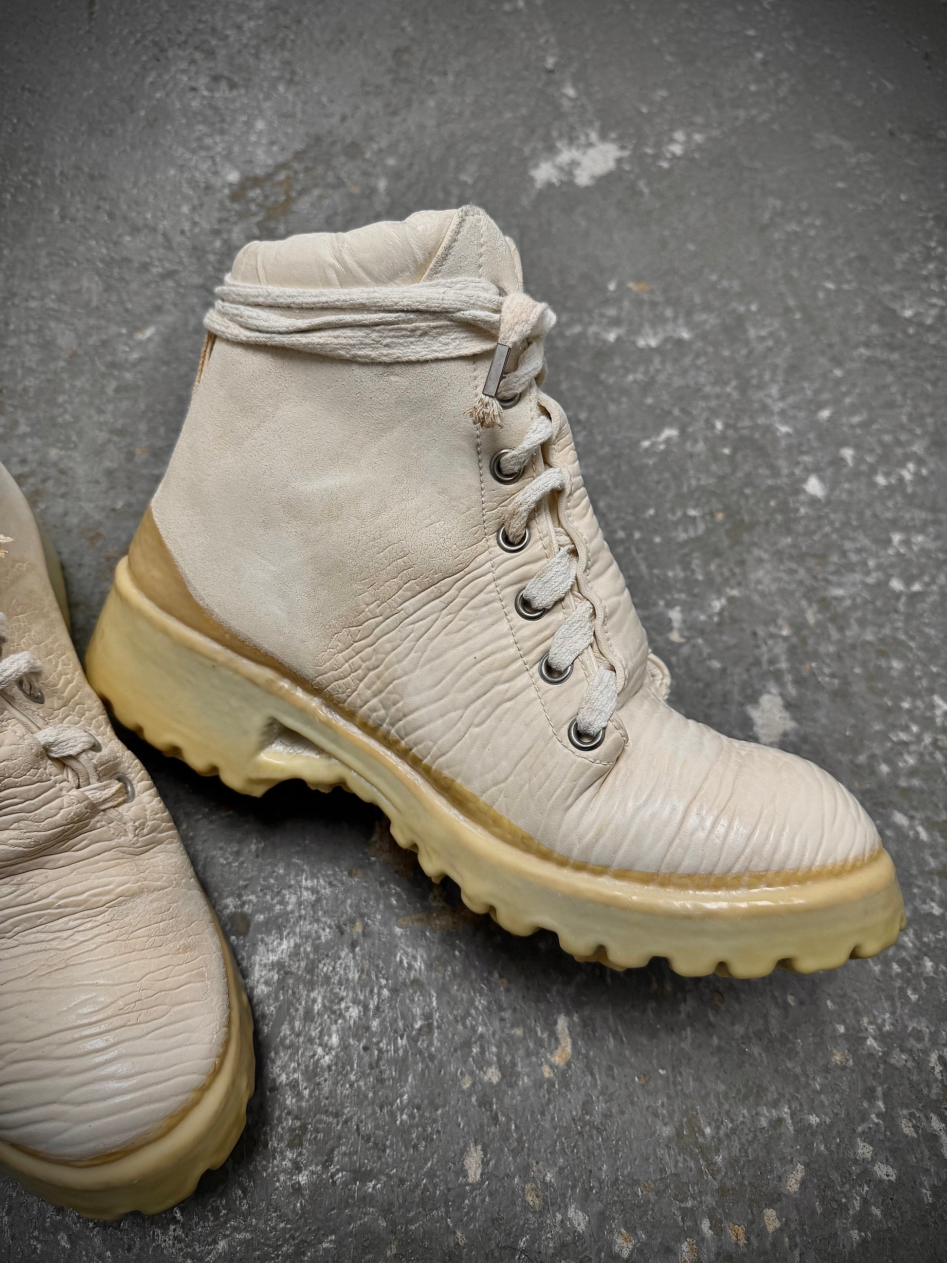 Carol Christian Poell 'AM/2684 CUBS-PTC/01' Object Dyed One-Piece Prosthetic Ankle Rubber Drip Work B detail | DRIEW GARMENTS