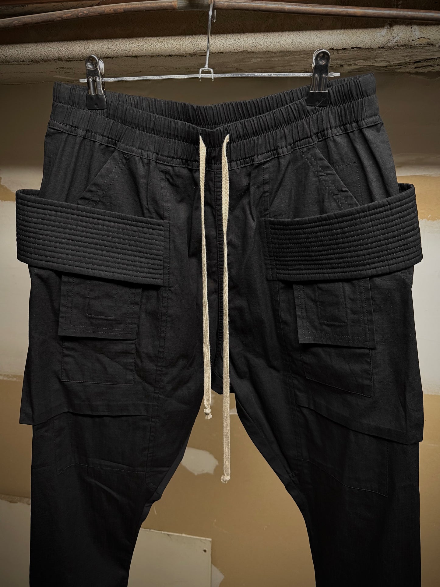 Rick Owens DRKSHDW SS19 "BABEL" Rip Stop Creatch Cargo Pants detail | DRIEW GARMENTS