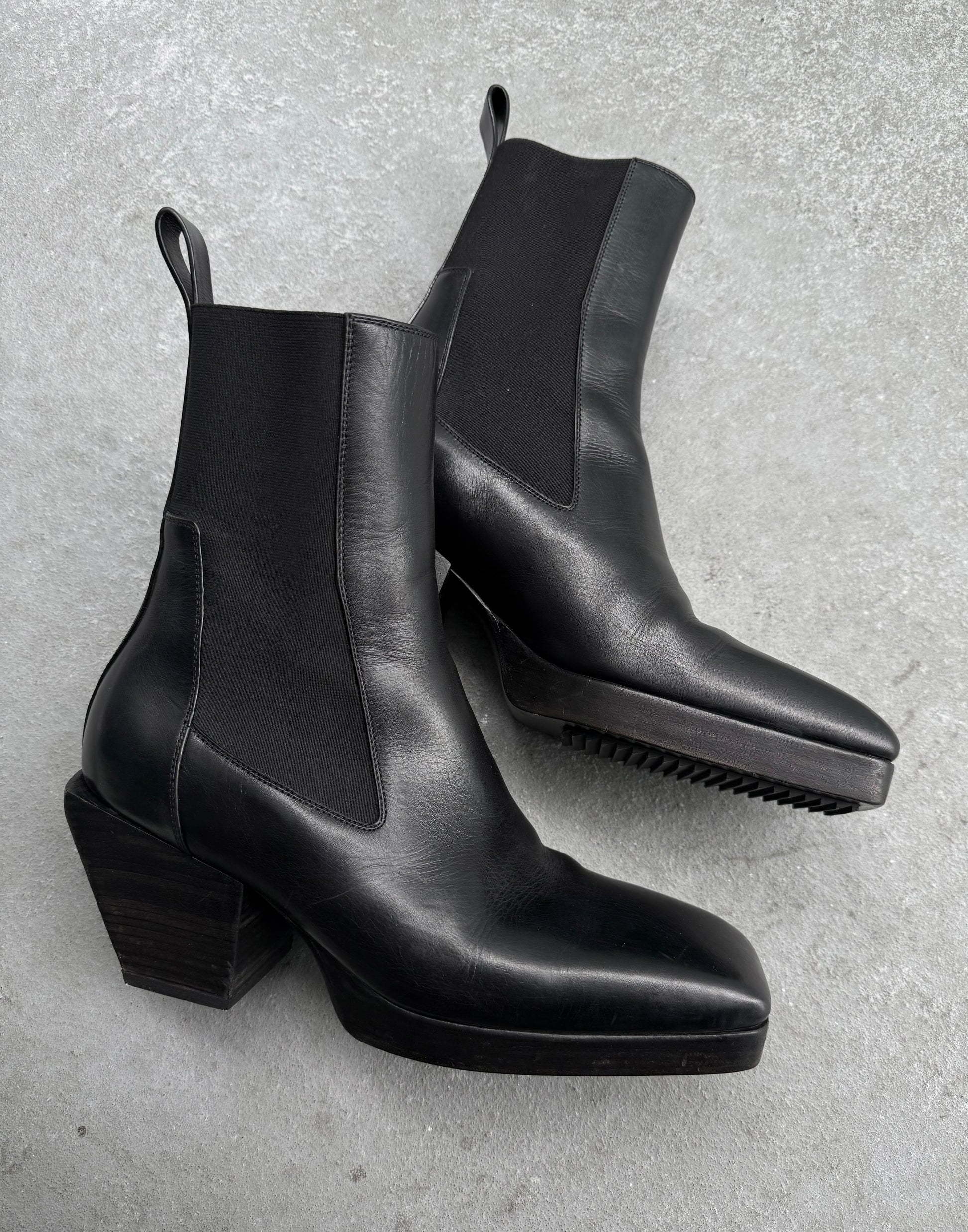 Rick Owens SS22 "FOGACHINE" Heeled Sliver Calf Leather Chelsea Boots detail | DRIEW GARMENTS