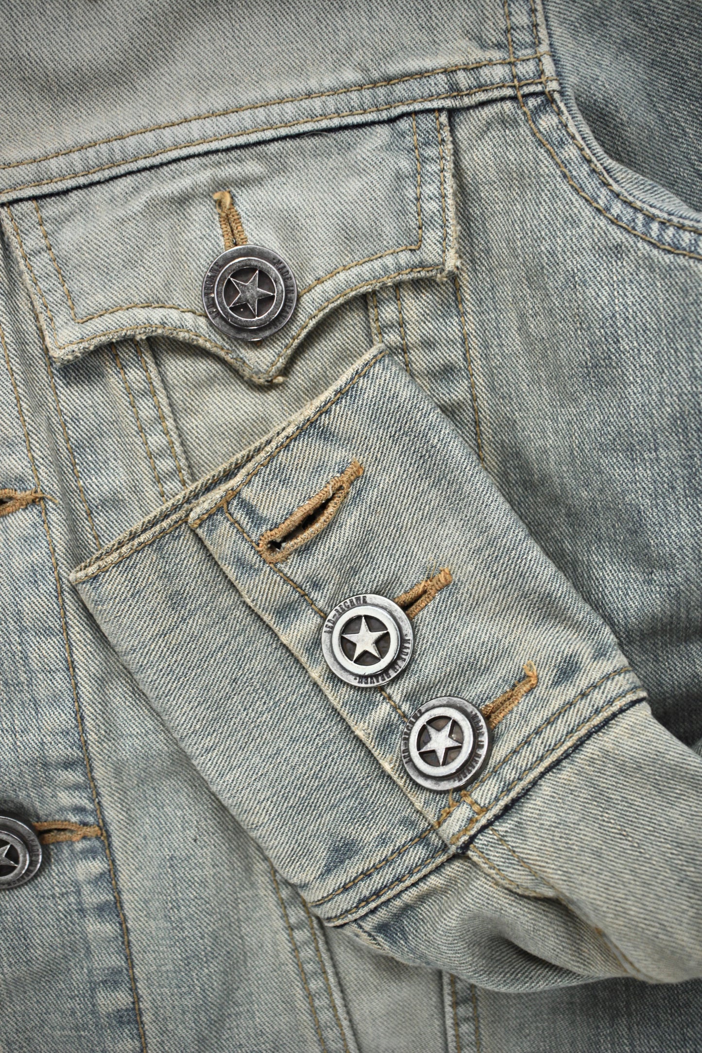 LED RECHWE Early 00s Vintage Wash Distressed Cropped Denim Trucker Jacket