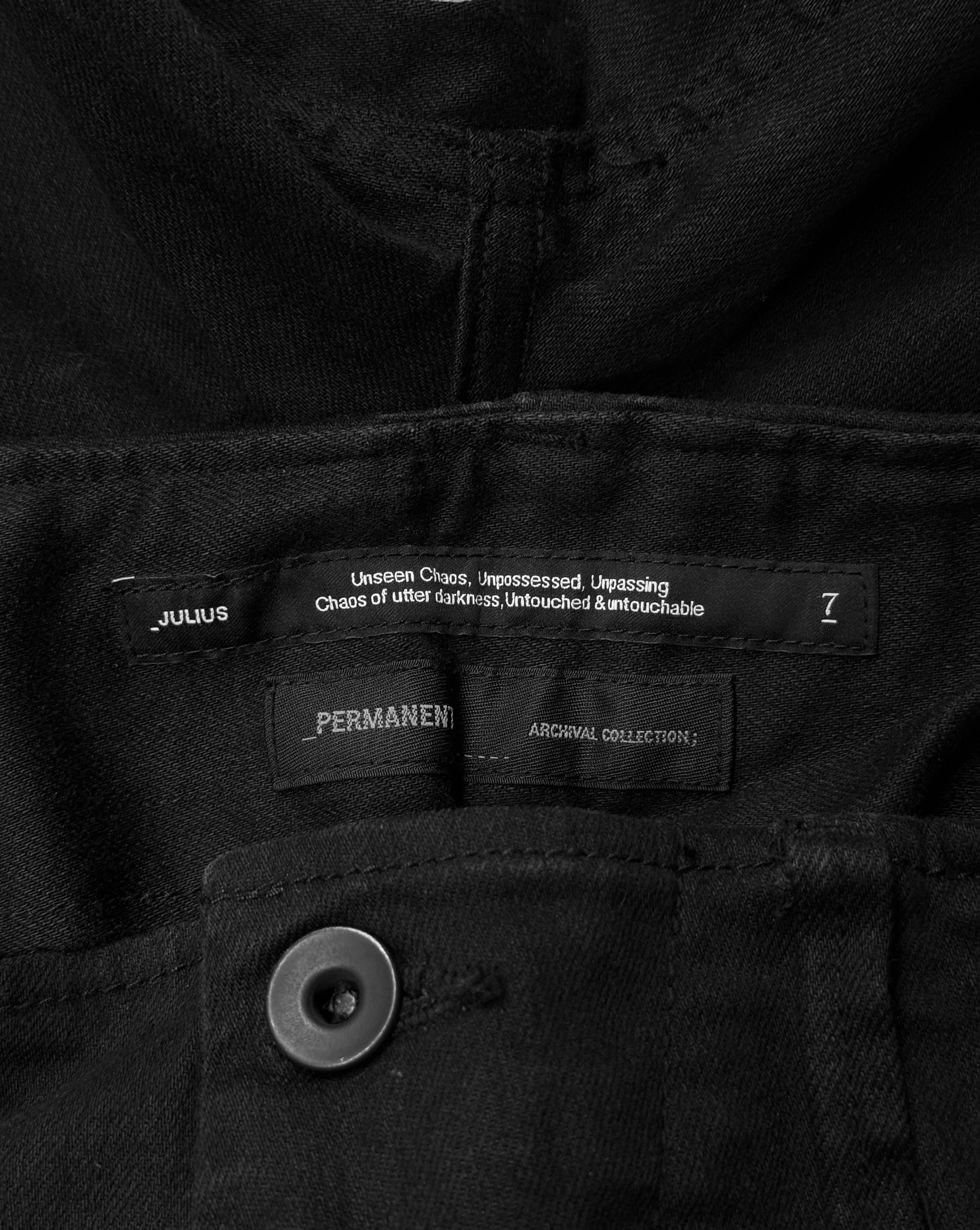 Julius_7 AW22-23 "_PERMANENT" Double Layered Twisted Gas-Mask Cargo Pants