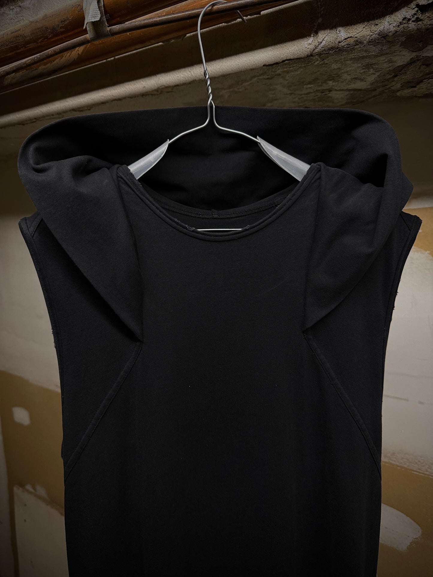 Rick Owens DRKSHDW AW12 "MOUNTAIN" Druid Hood Long Flap Tank Top detail | DRIEW GARMENTS