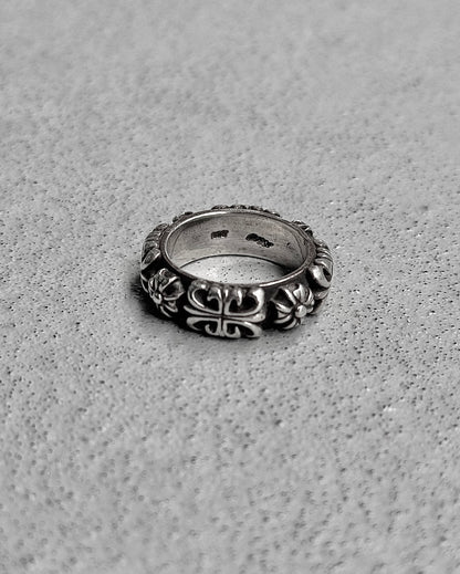 A&G Rock N’ Roll Couture Early 00s Silver Fleur Cross Band Ring