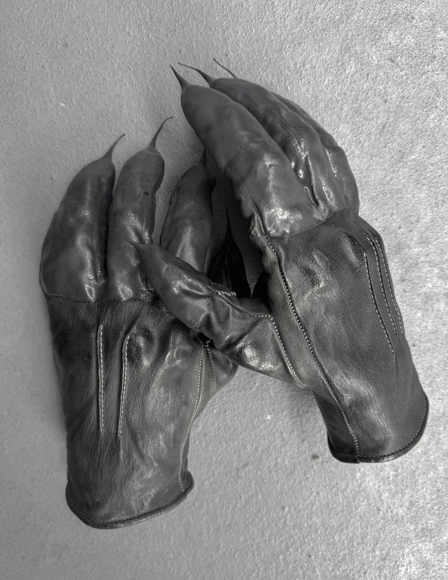 Carol Christian Poell 'AM//2459 ROOMS-PTC/19' Object-dyed Rubber Drip Leather Gloves