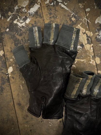 Carol Christian Poell 'AM/2457 ROOMS-PTC/010' Disparate Leather Gloves detail | DRIEW GARMENTS