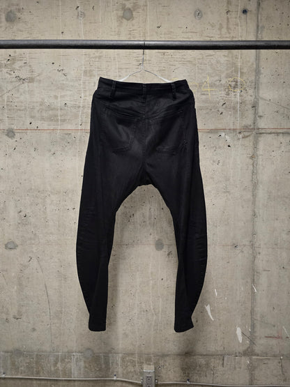 Julius_7 SS18 "APCLPS;” Drop-crotch J-Cut Coated Skinny Denim