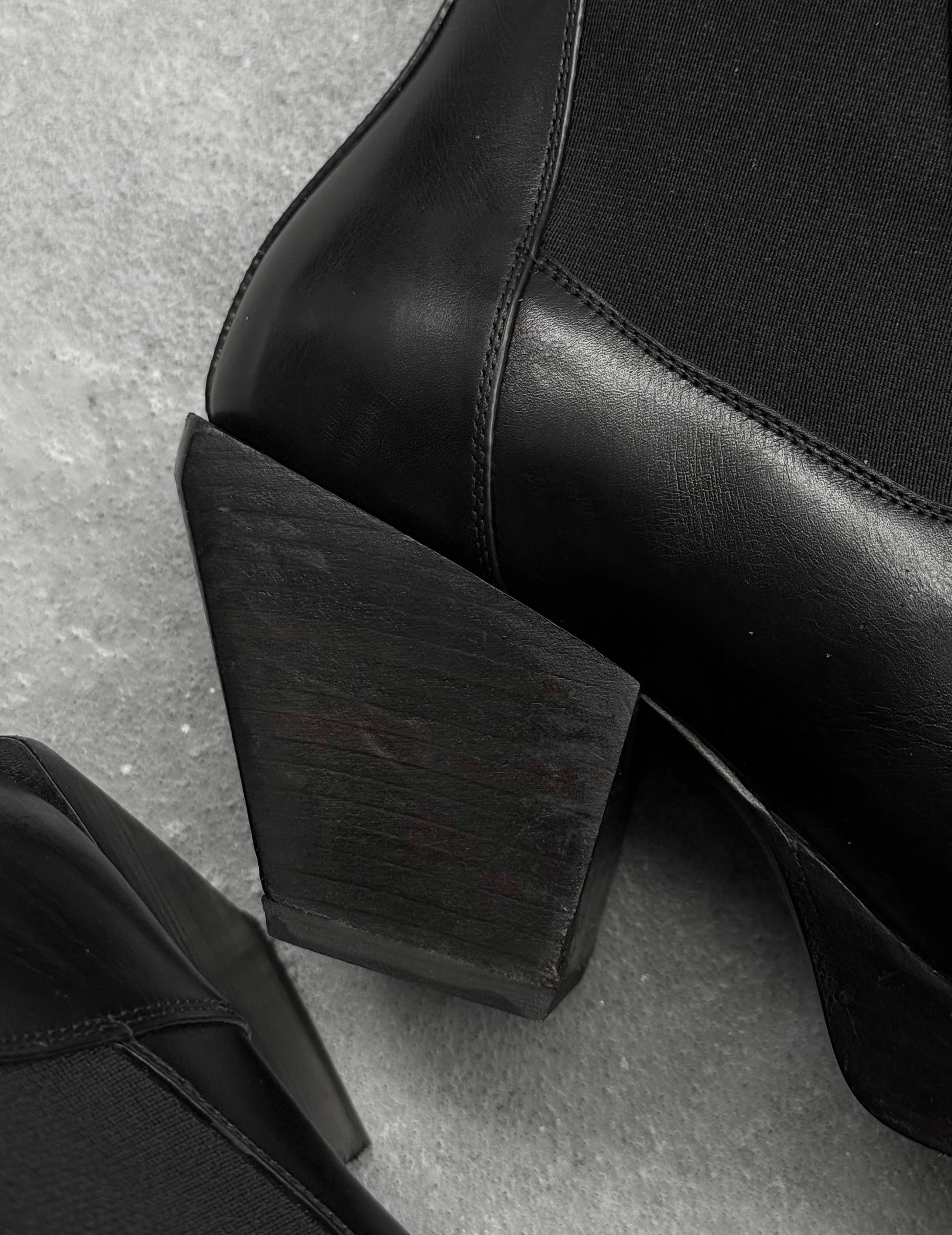 Rick Owens SS22 "FOGACHINE" Heeled Sliver Calf Leather Chelsea Boots detail | DRIEW GARMENTS