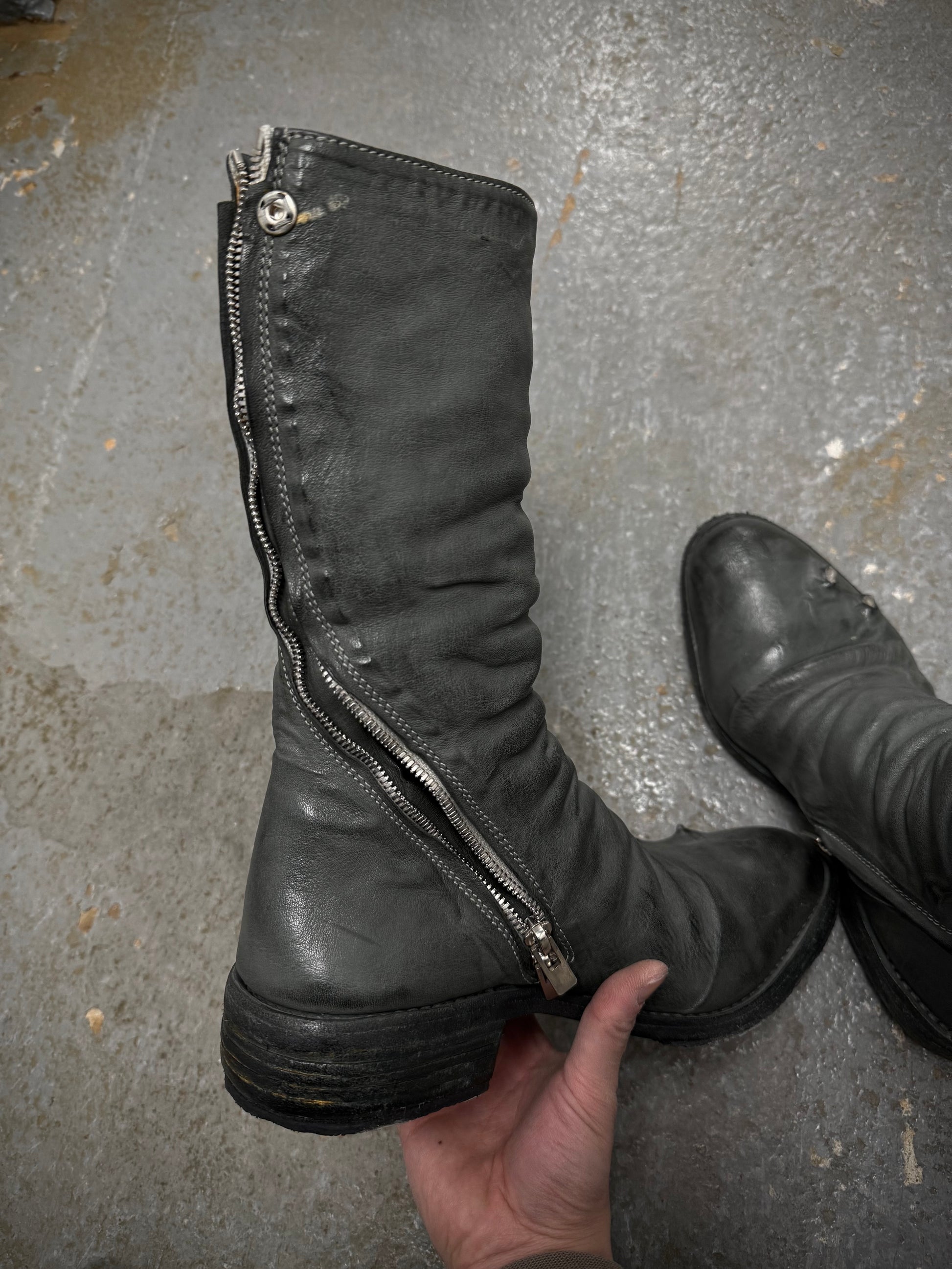 Carol Christian Poell ‘AM/2687P ROOMS-PTC/19’ Kangaroo Leather Titanium Prosthetic Tornado Zip Boots detail | DRIEW GARMENTS