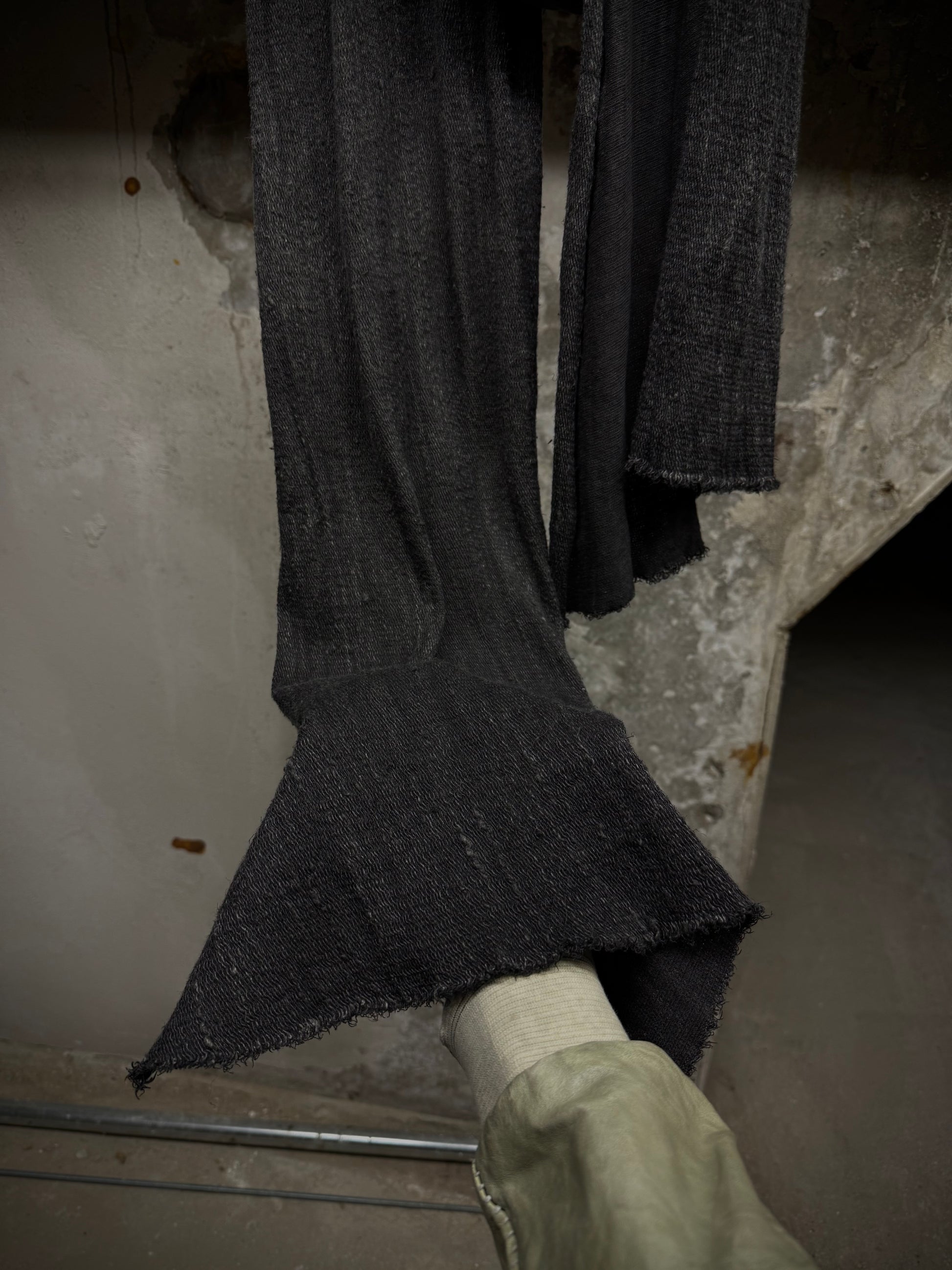 Lost and Found Ria Dunn Lost & Found by Ria Dunn 2010s Cold-dyed Wool Linen Frayed Edge Scarf detail | DRIEW GARMENTS