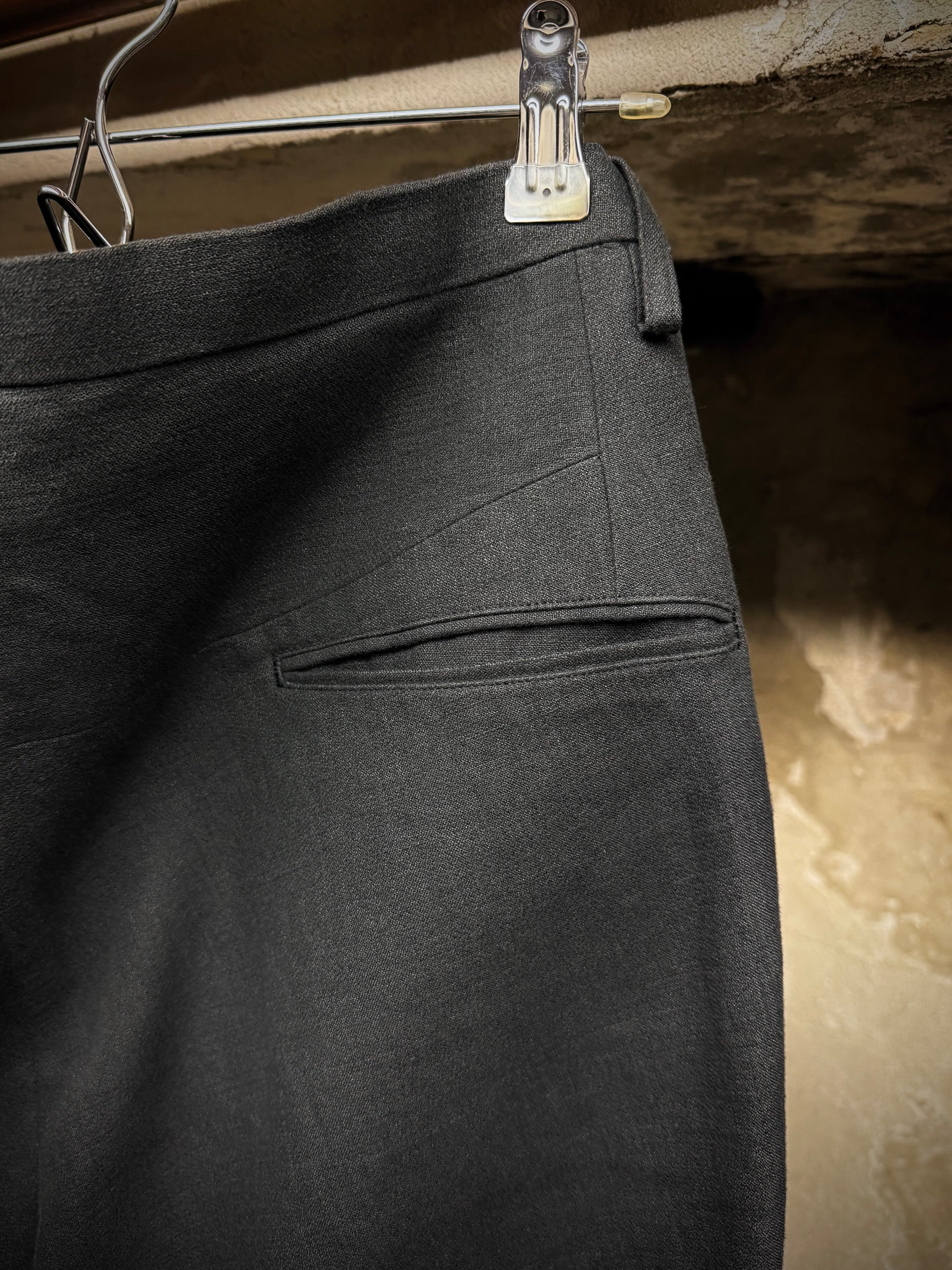 DEVOA SS24 Charcoal Grey Cotton Linen Twisted J-Cut Pants detail | DRIEW GARMENTS