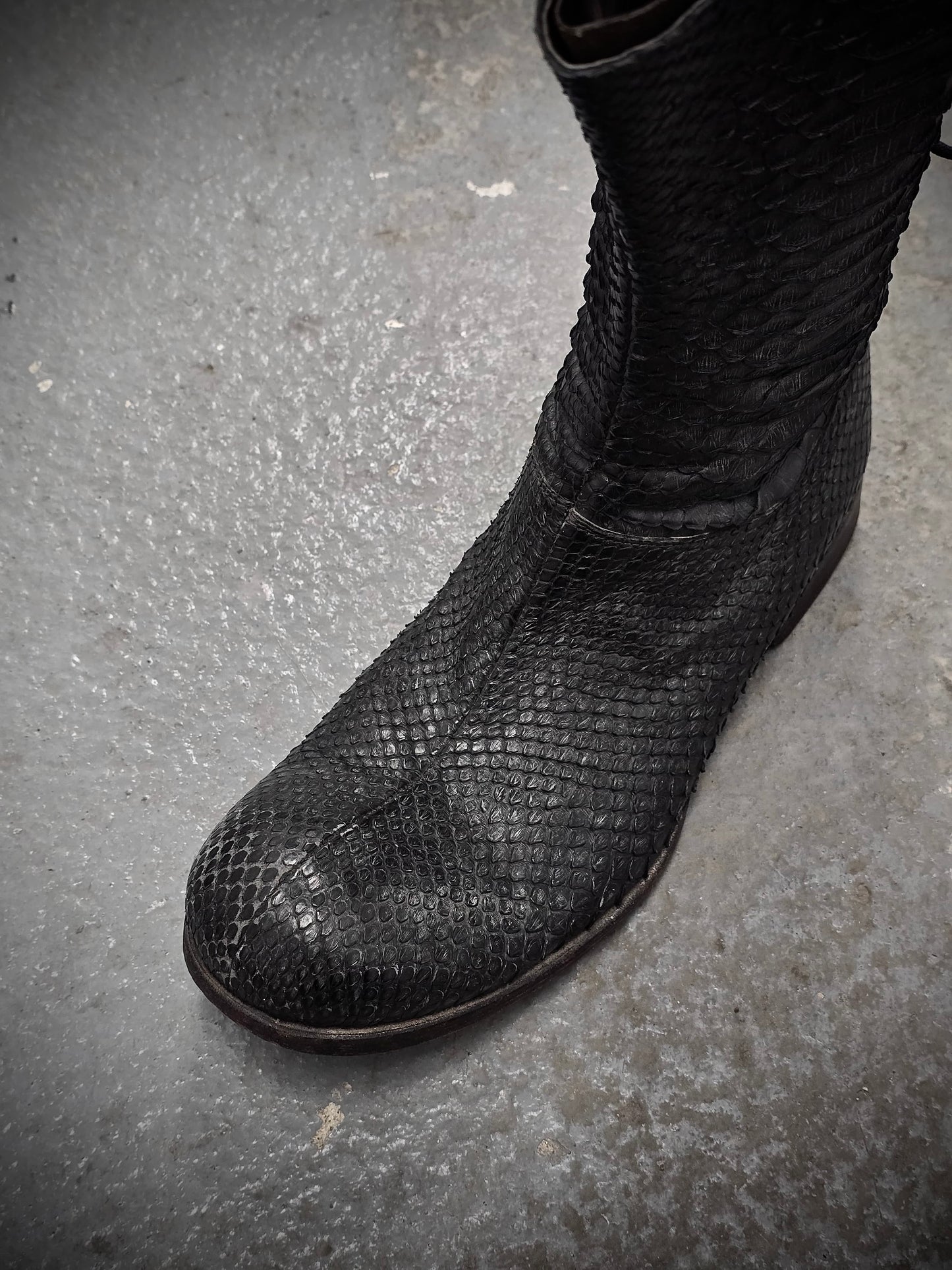 Carpe Diem Early 00s Charcoal Grey Python Skin Back-Lace Boots