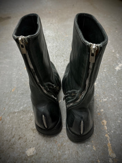 Carol Christian Poell 'AM/2757SP-IN CORSS-PTC/12' Object Dyed Goodyear Prosthetic Spur Biter Crimp Fr detail | DRIEW GARMENTS