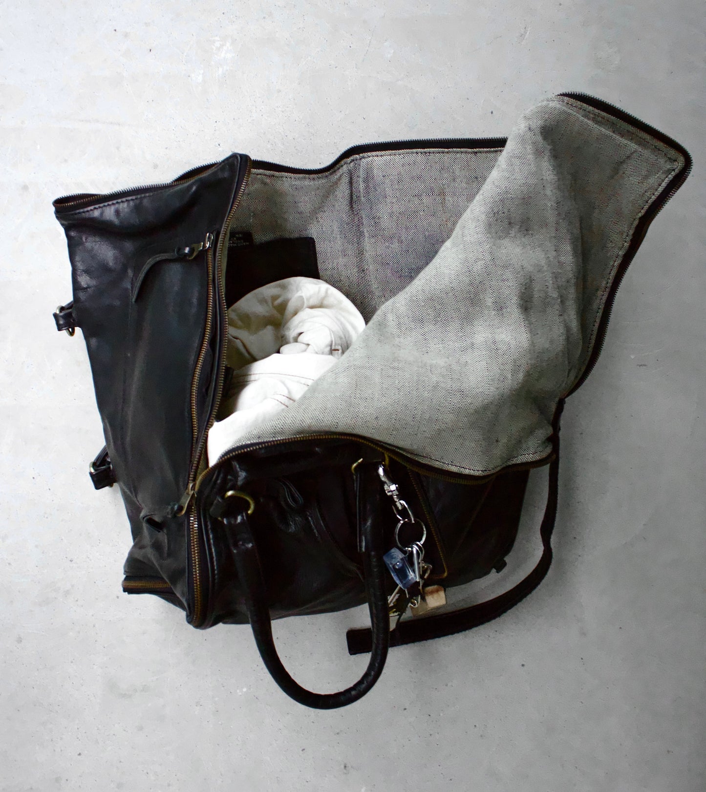 Mihara Yasuhiro x Jas M.B SS09 Detachable Double-zip Steerhide Leather “Tank” Handbag