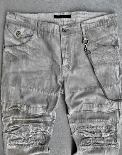 Julius_7 SS11 “Chaos : Ontological Anarchism” Distressed Knee Dirty White Bootcut Denim